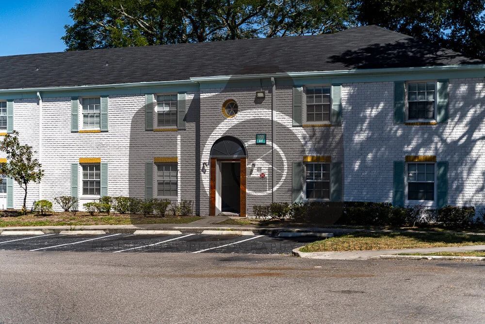 Palmetto Exterior and Monument Photographs