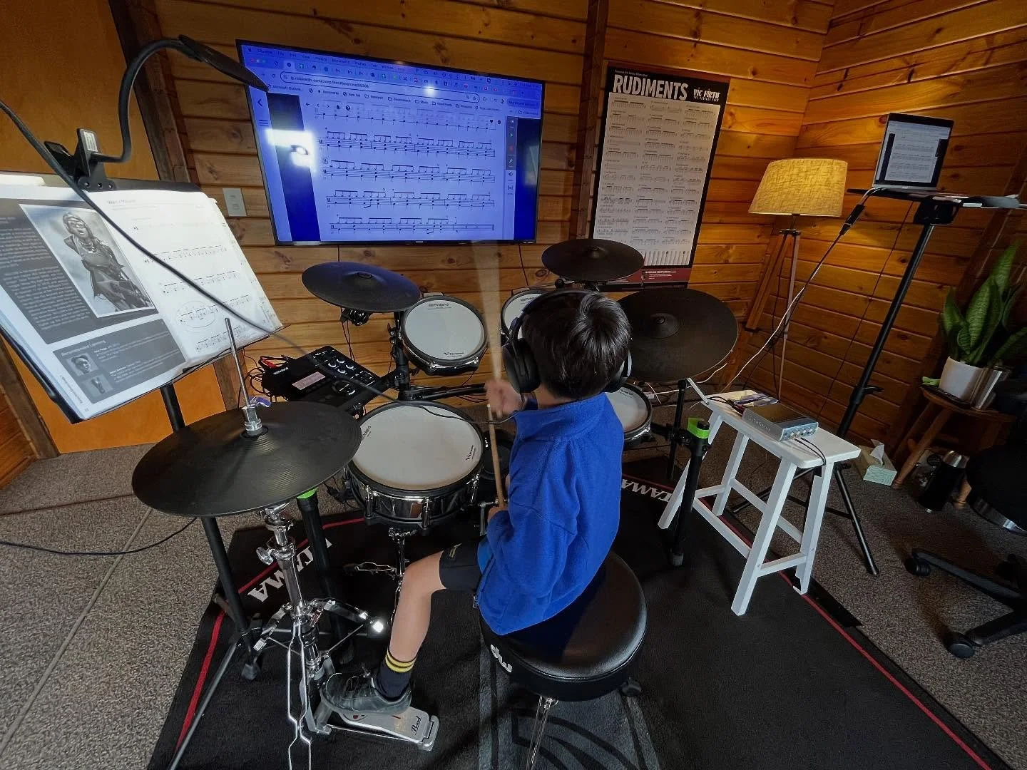 @patiencedrumstudio&rsquo;s social media has been pretty quiet lately, but I have good reason as I have been busy transitioning into a larger studio&hellip;pretty good aye, here&rsquo;s Joshua repping the new setup! 😎 
But also most importantly I ha