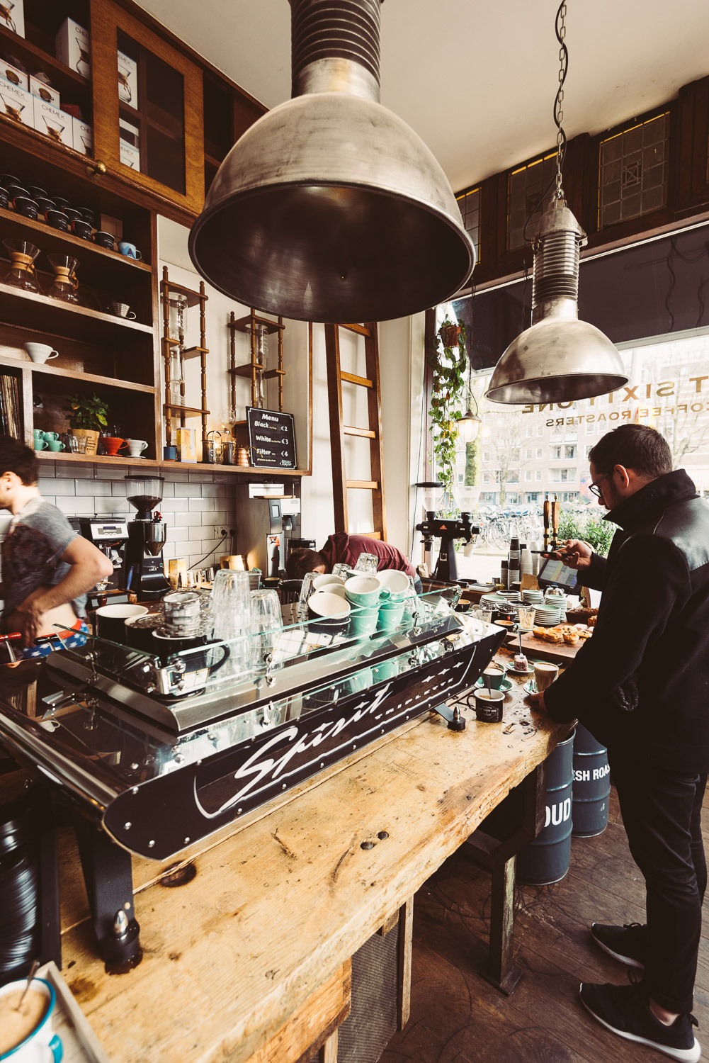 Lot Sixty One Coffee Roasters in Amsterdam - Interior