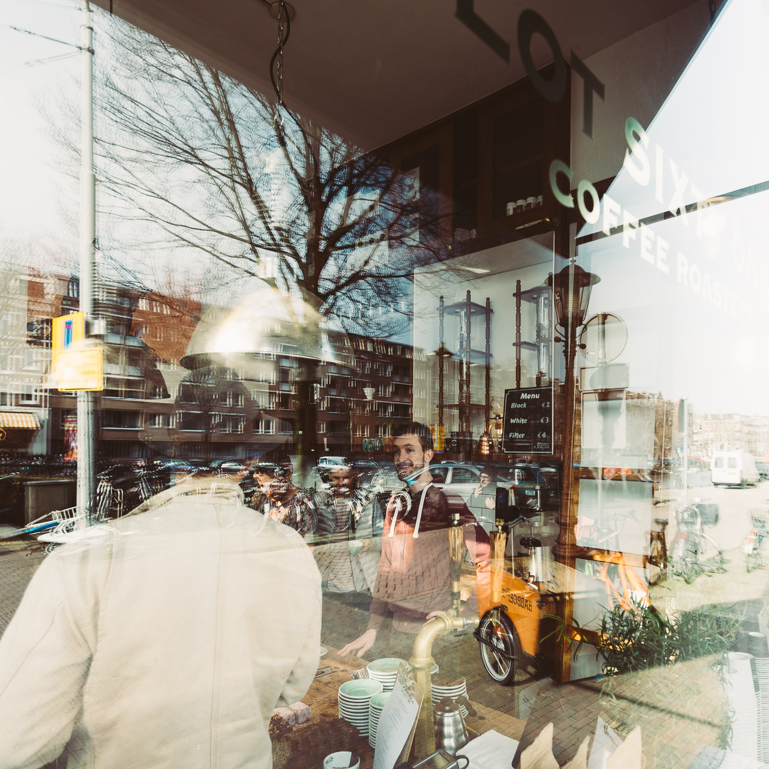 Lot Sixty One Coffee Roasters in Amsterdam - Barista view from outside