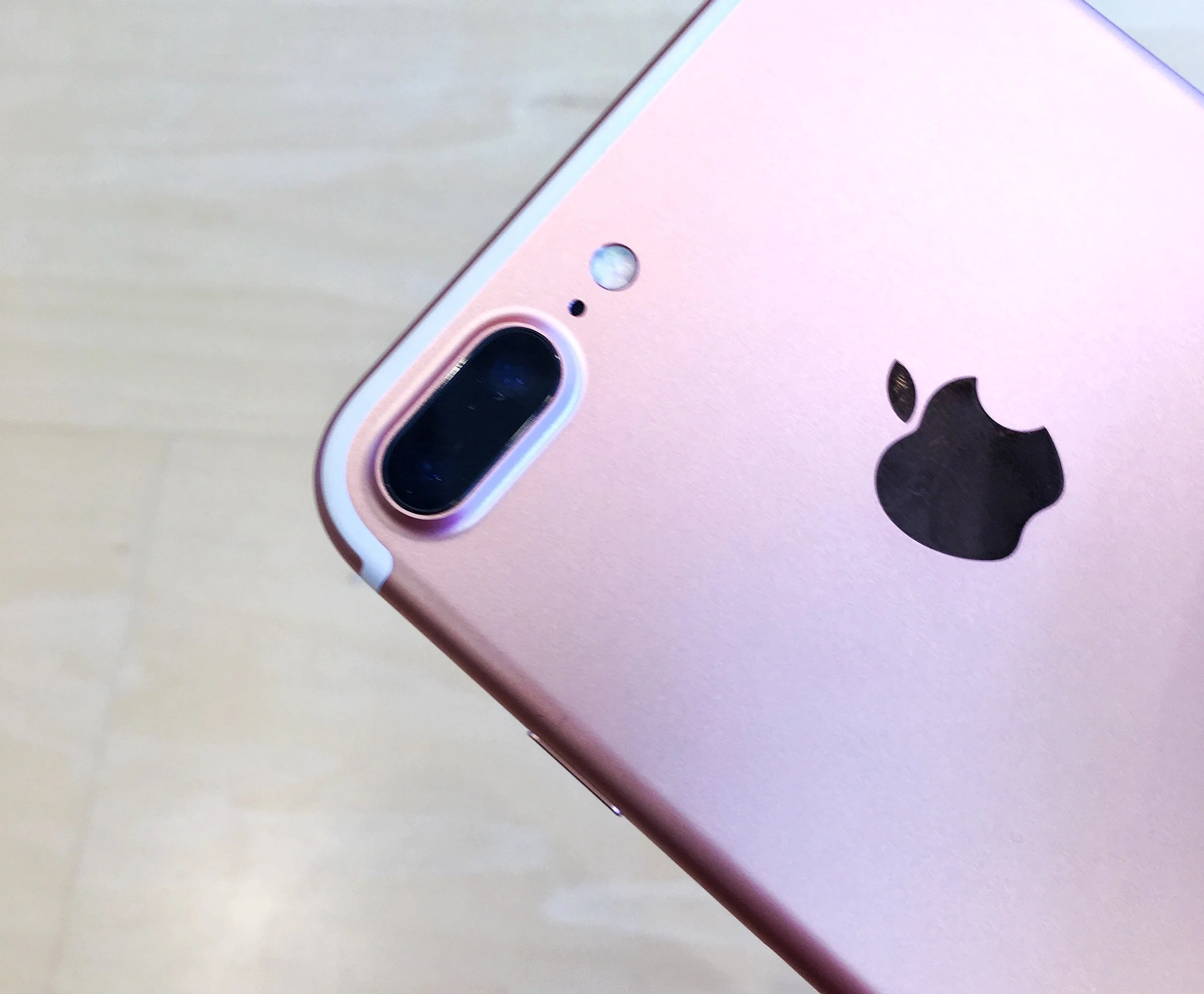 Top reasons why you should choose iPhone 7 Plus over iPhone 7 from a professional photographer's point of view