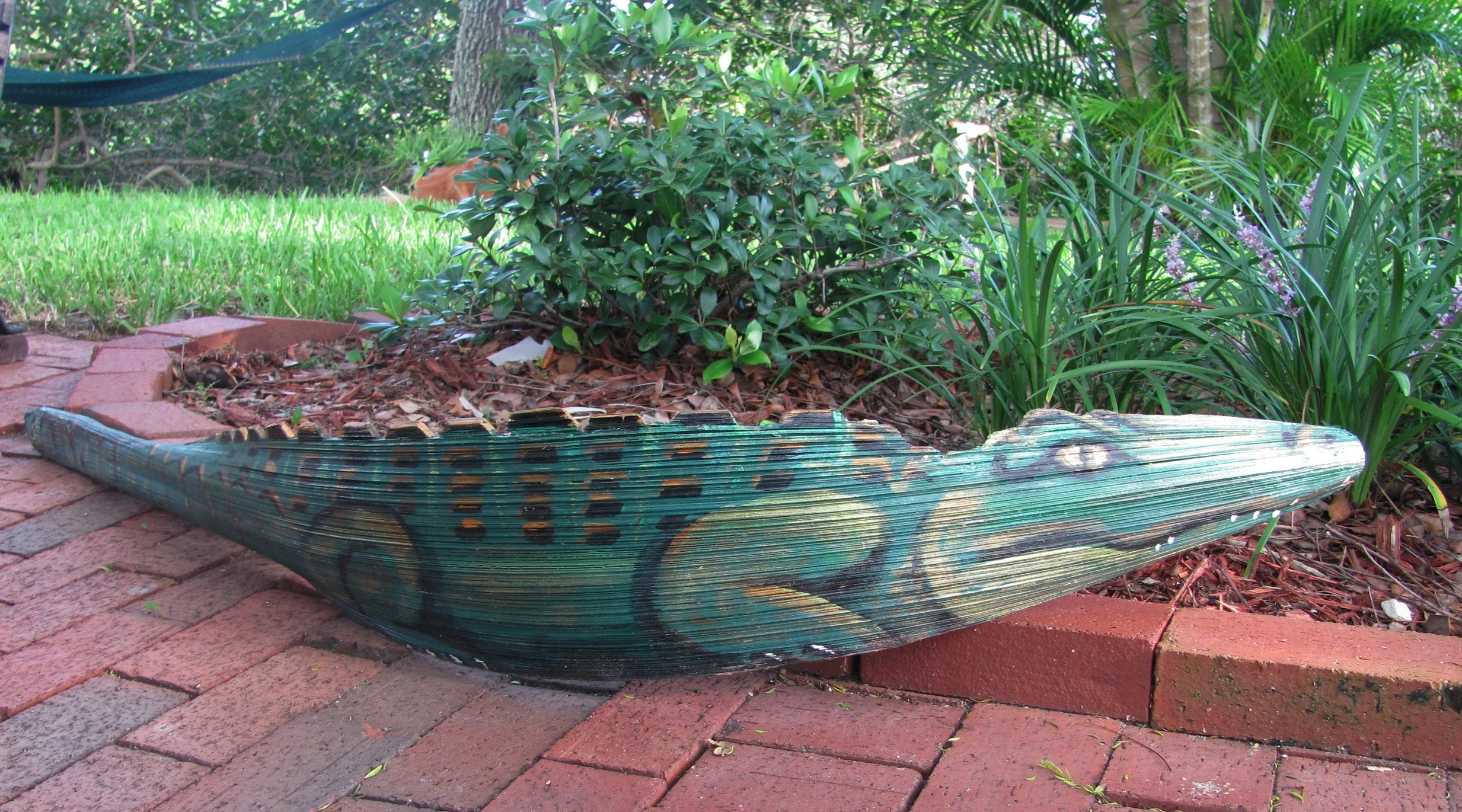 GATOR, 5ft. Seed pod, paint