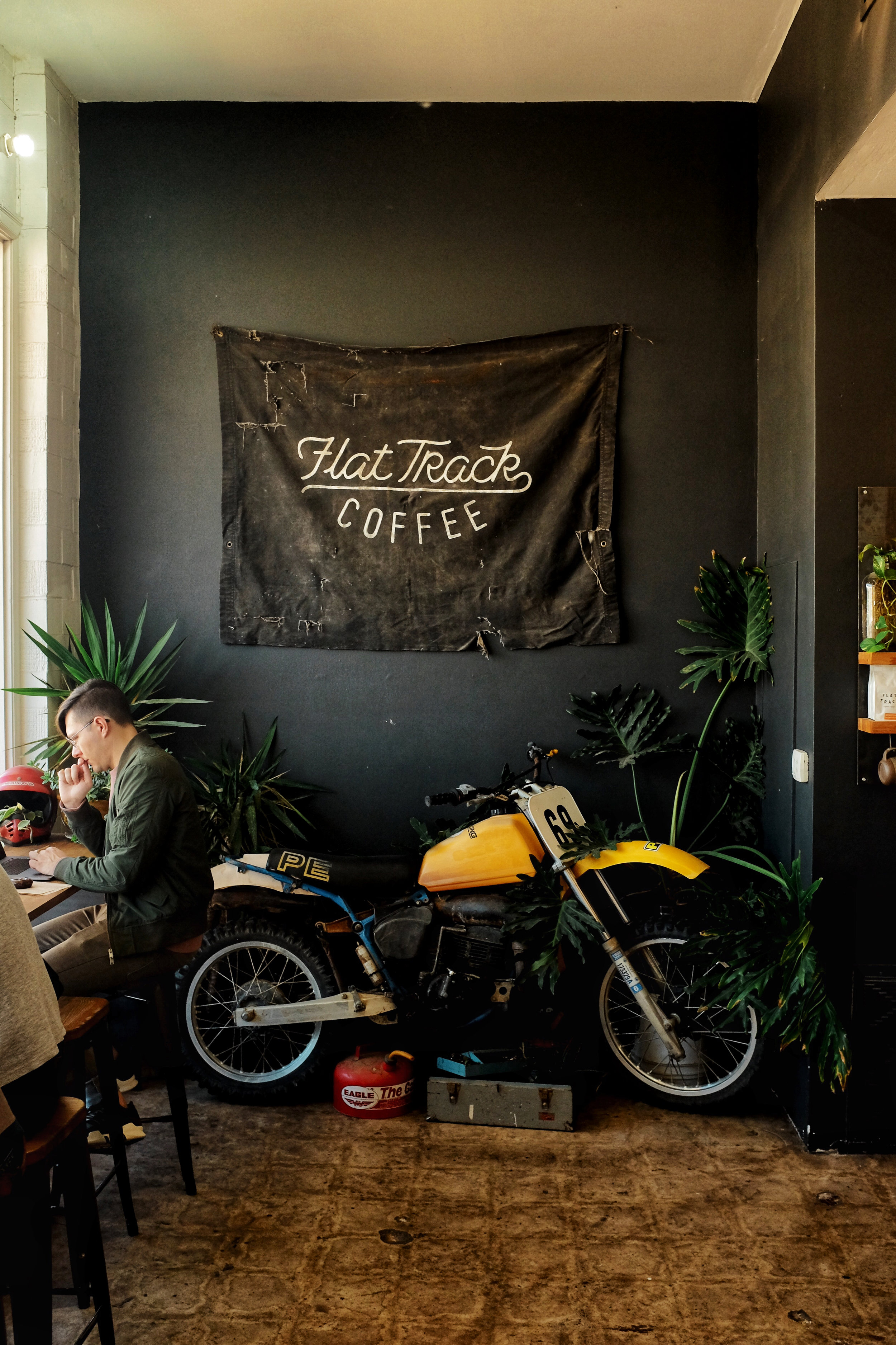 flat track coffee shop