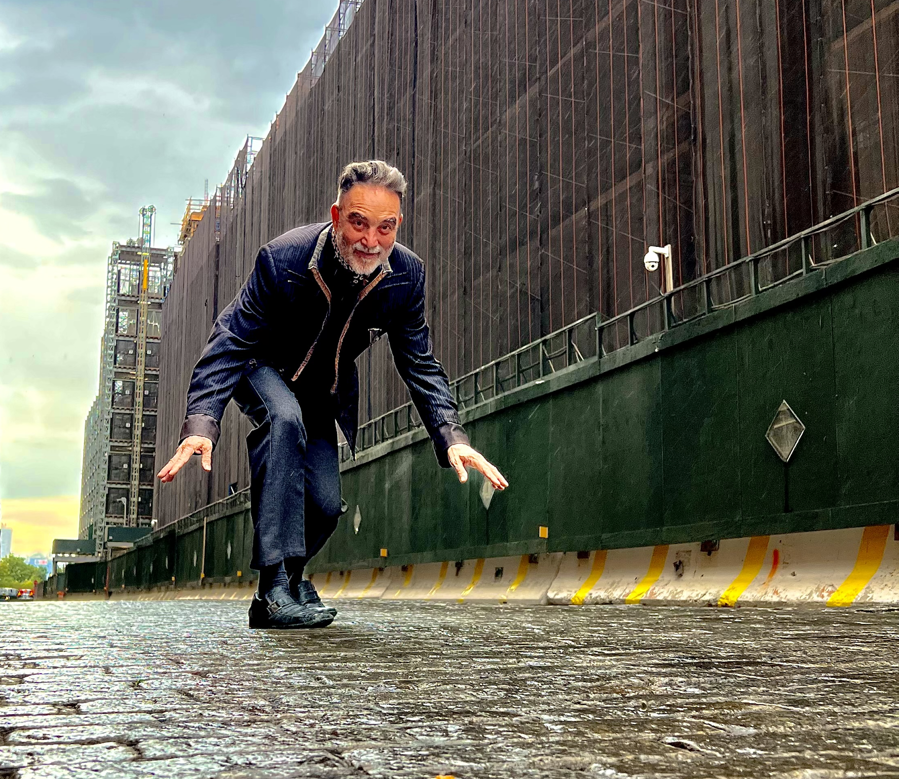 Frank Orrall AKA Poi Dog Pondering