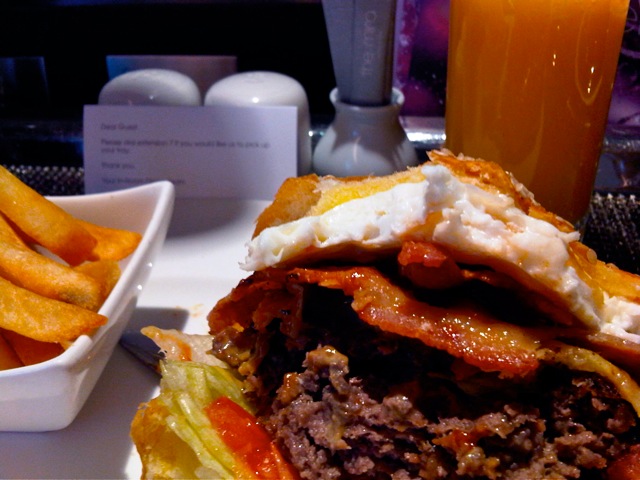 DINNER. THE MIRA BURGER. BEST.
