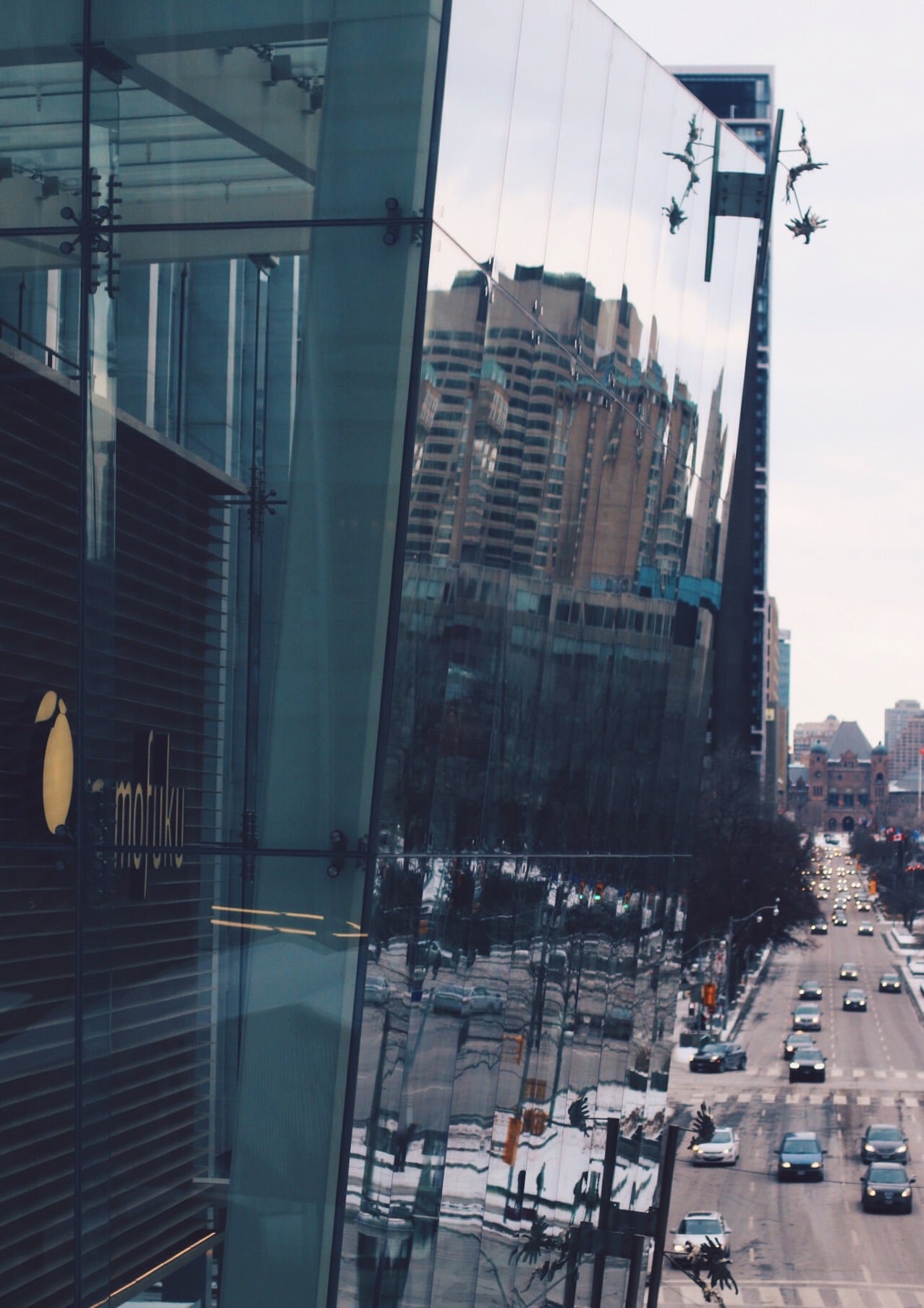 SPA VIEWS OF DOWNTOWN TORONTO.