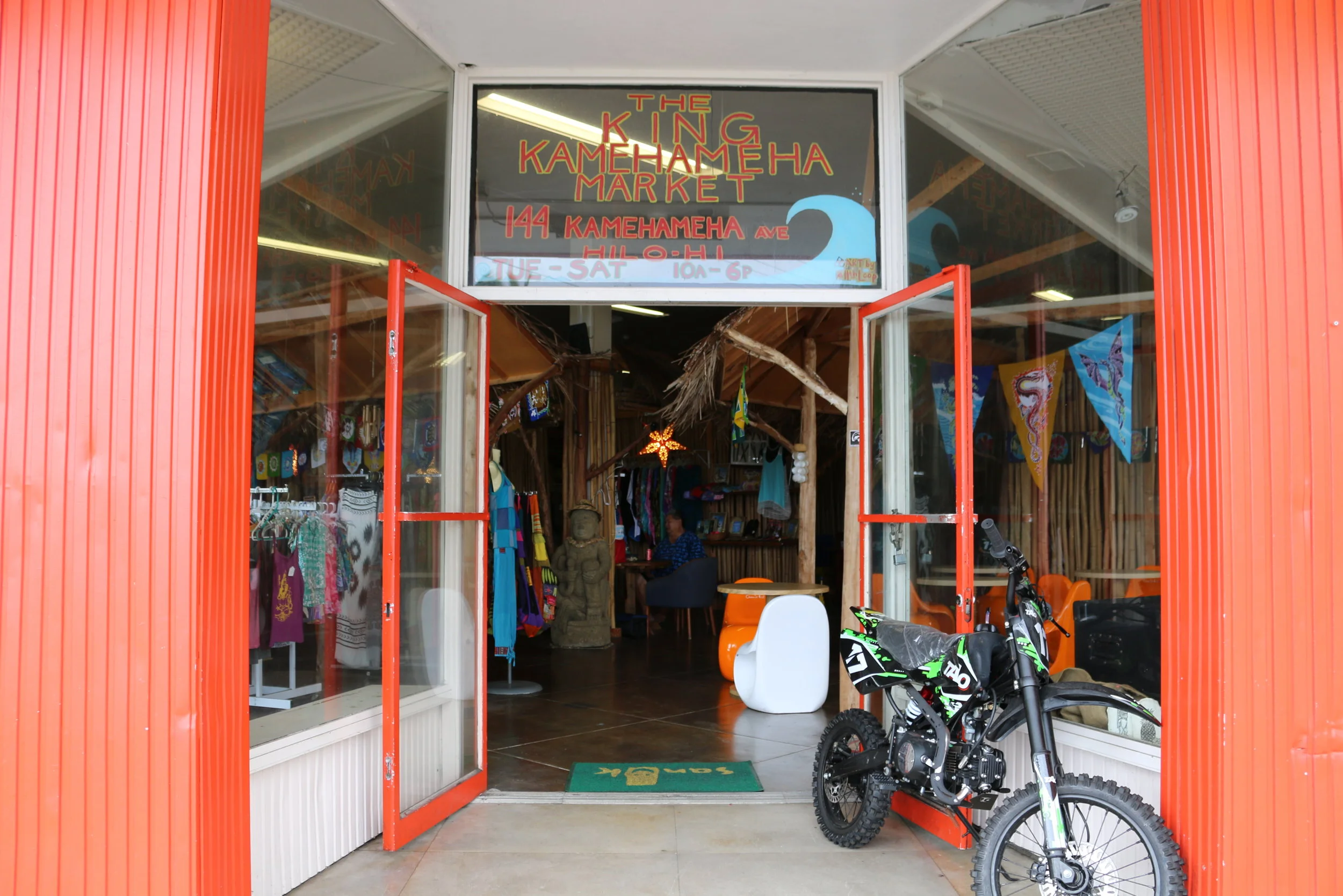 THE KING KAMEHAMEHA MARKET . GO HERE.