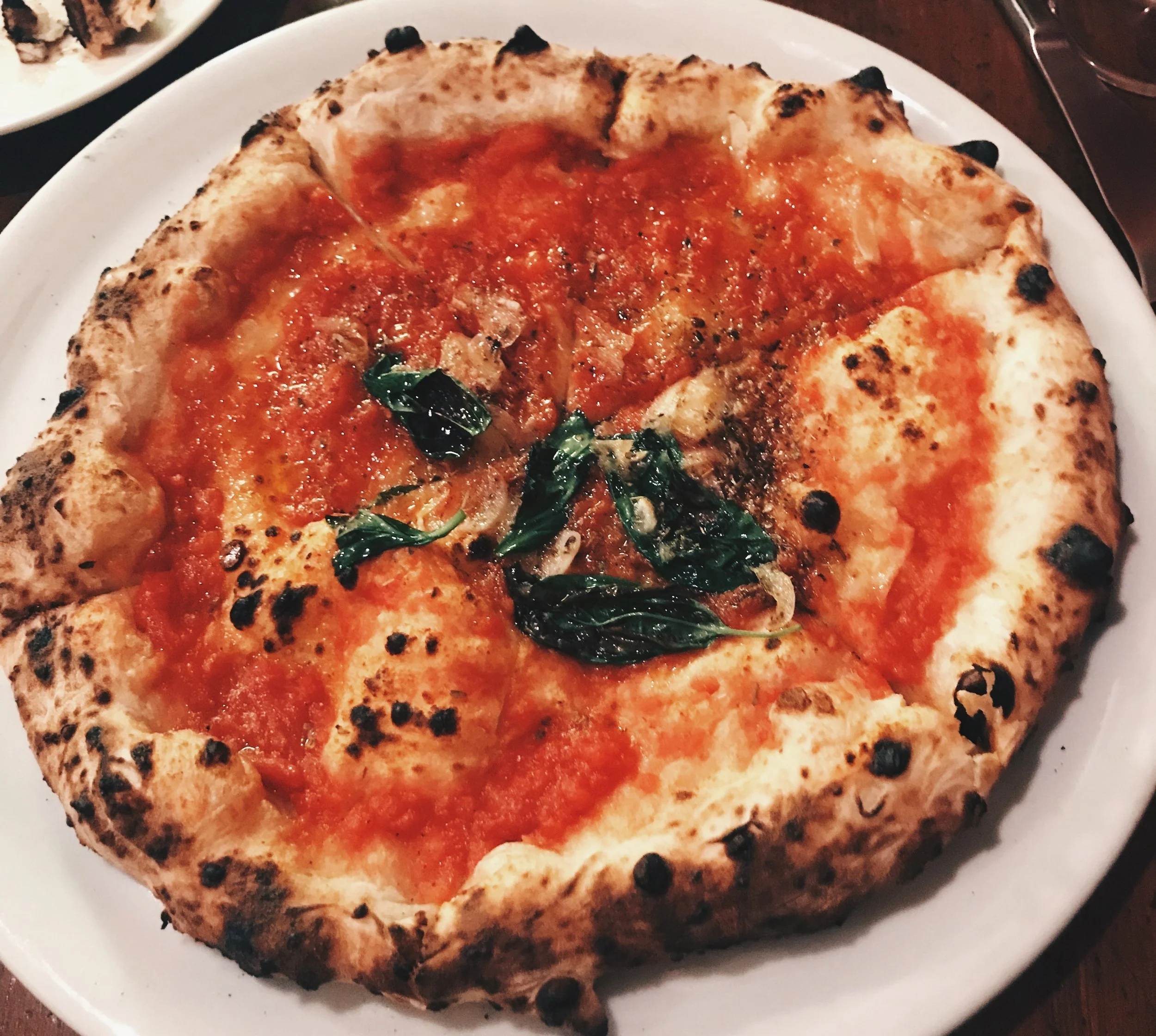 Savoy 's marinara pizza