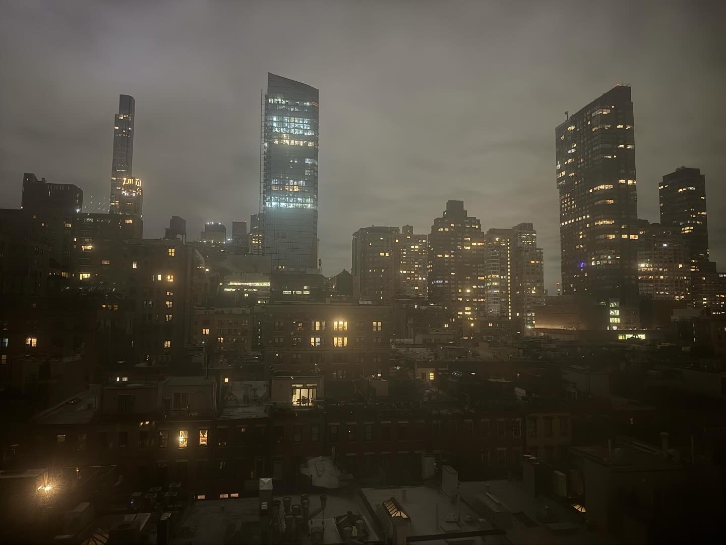 When I first lived in NYC I was insufferably snobby about not being into the touristy things, and being too cool to like midtown, and all of that silliness. Being older and a hair wiser, I can appreciate the magic.
.
.
.
#nyc #upperwestside #cityscap