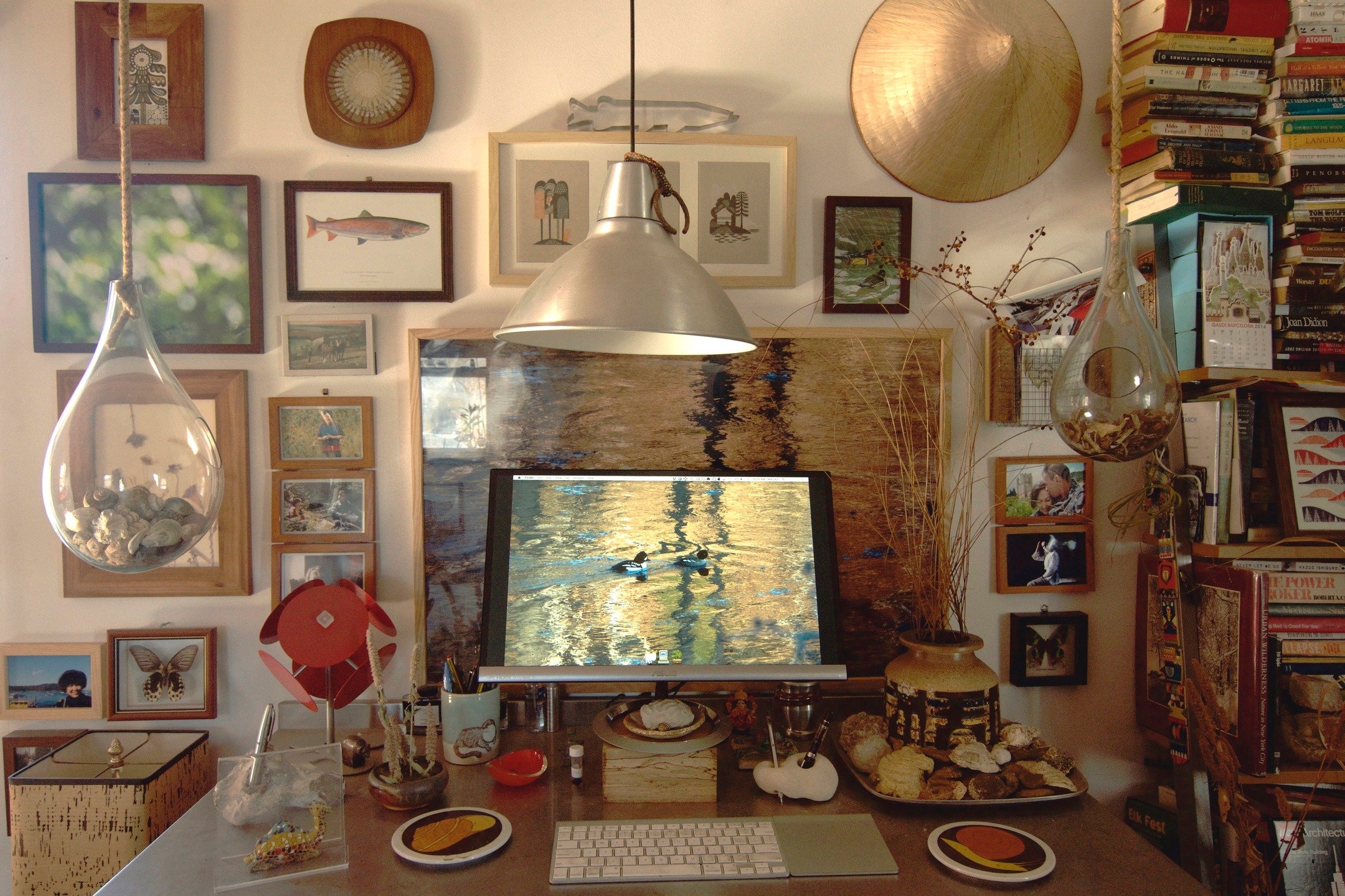 A dear friend's post about the desks of famous writers, plus a recent unexpected night in NYC, made me nostalgic for the setup at my old apartment in Brooklyn. So many hundreds of thousands of words were written there.
.
.
.
#writing #maximalistdecor