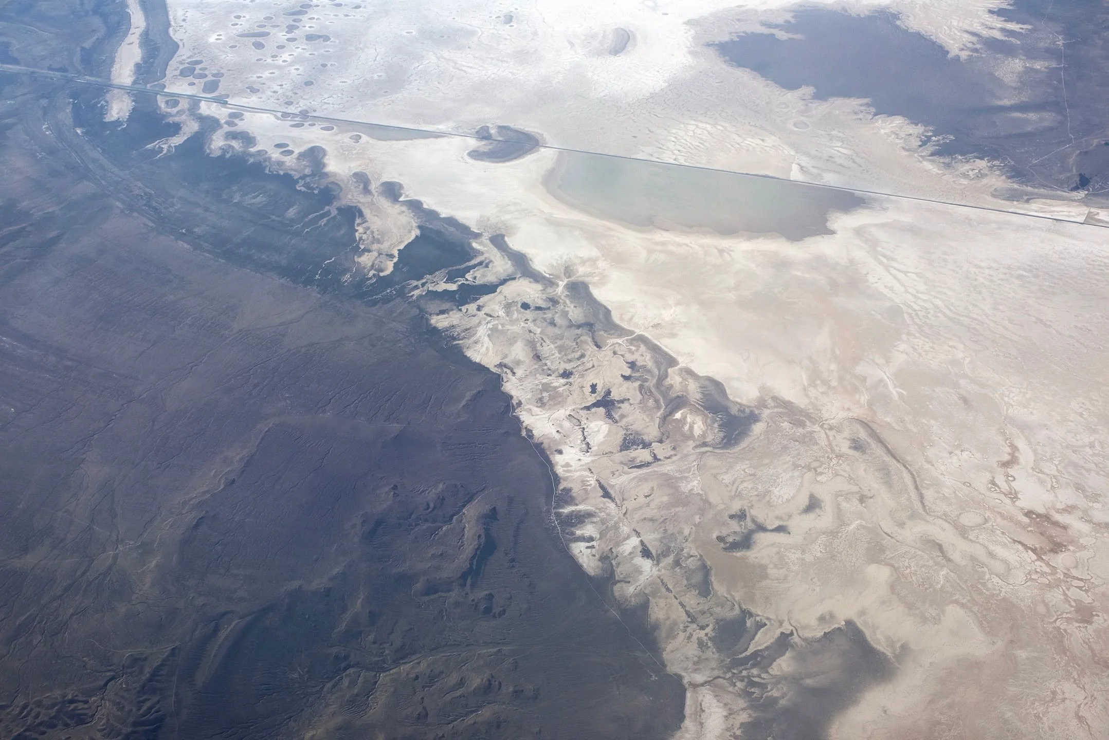 Great Basin Desert landforms. From a trip out west earlier this year. I could stare at these geometries forever. How are they even real? They must be dreamscapes.
.
(The last two are from either Wyoming or Nebraska, not the Great Basin.)
.
#outthewin