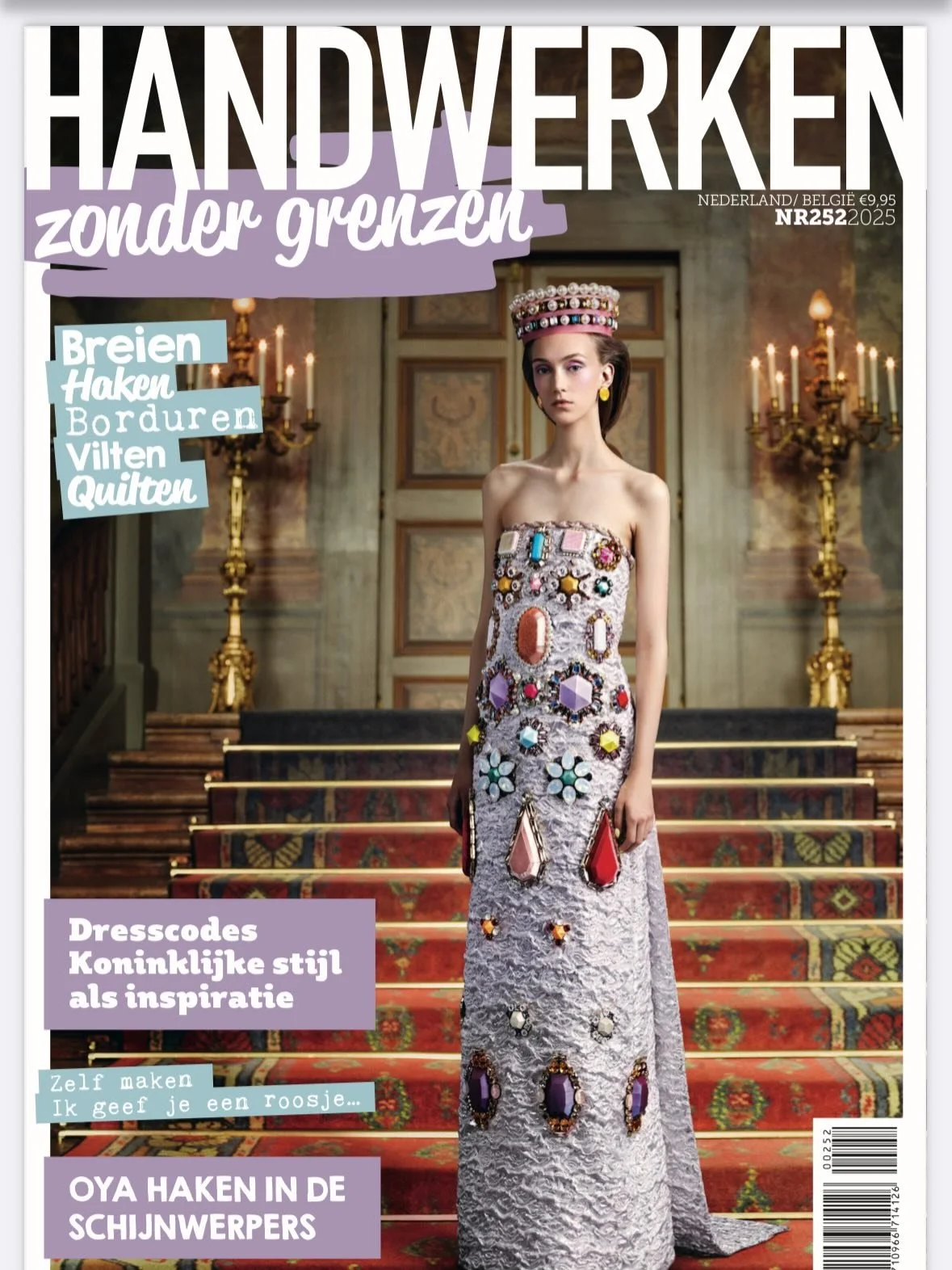 What a treat to be featured in &lsquo;Handwerken&rsquo;, a textile art magazine from the Netherlands. ☺️

#meredithwoolnough #handwerken #textileart