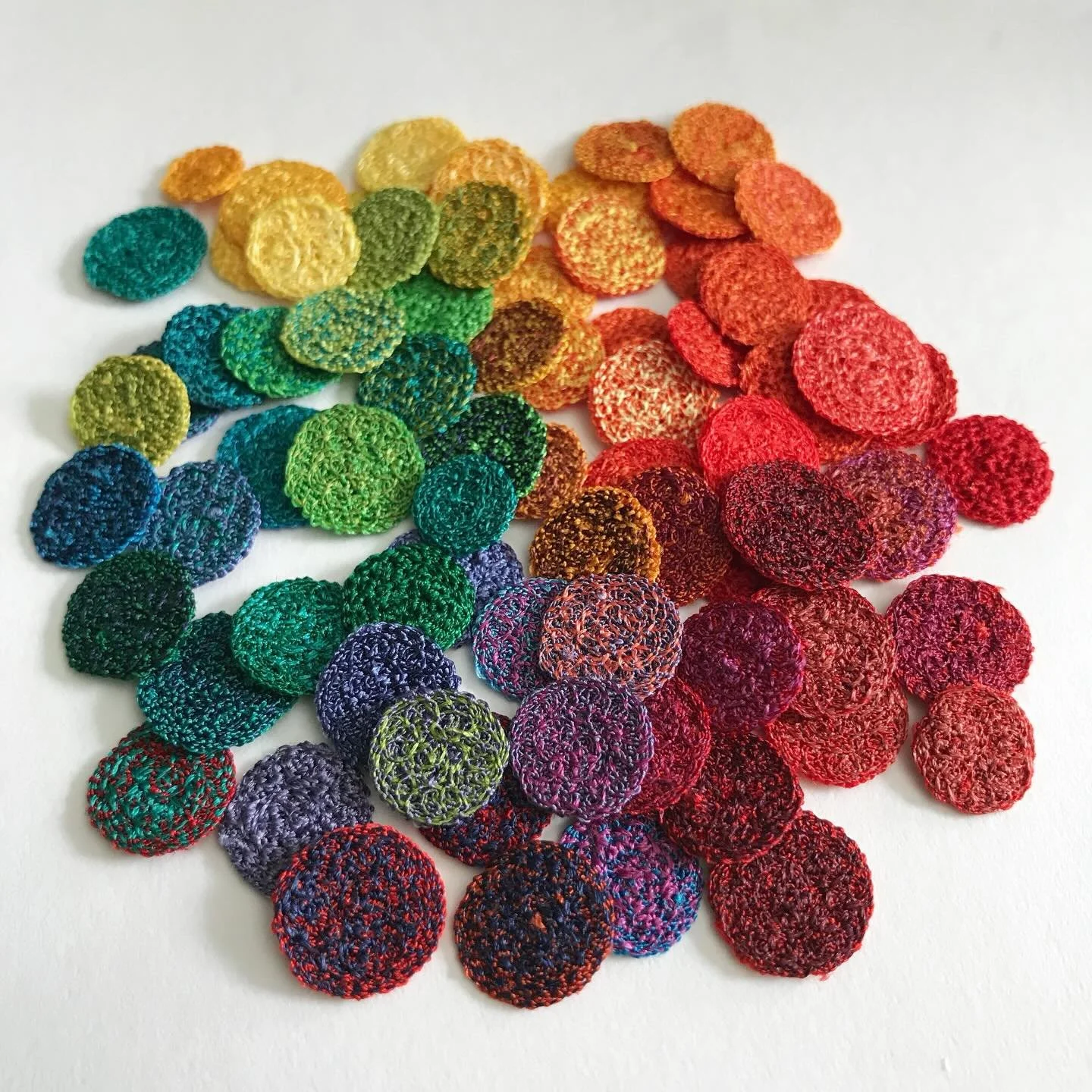 Colour test dots. I have a bunch of these from years of testing out various thread colour combos. One day I will think of something fun to do with them. For now they are giving confetti vibes 🔴🔵🟢🟣🟡

#sculpturalembroidery #meredithwoolnough #colo
