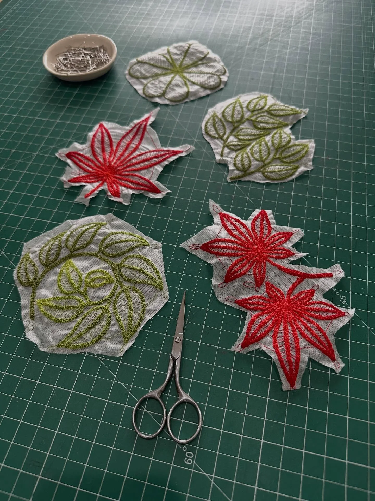 Little leaf embroideries in progress for my next online release! 🍃🍁🍀

This is shaping up to be a very cute and colourful collection. And yes there are also Ginkgo leaves in process - I just had them on a different bench when I took the photo. 

Wh