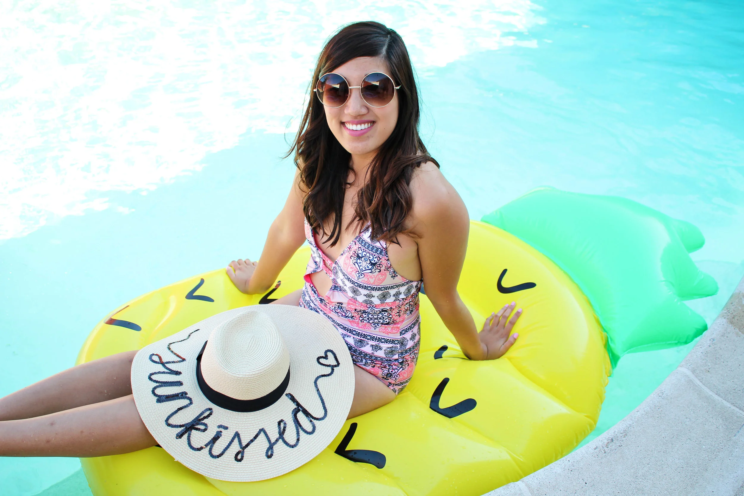 PineappleFloatie-4.jpg