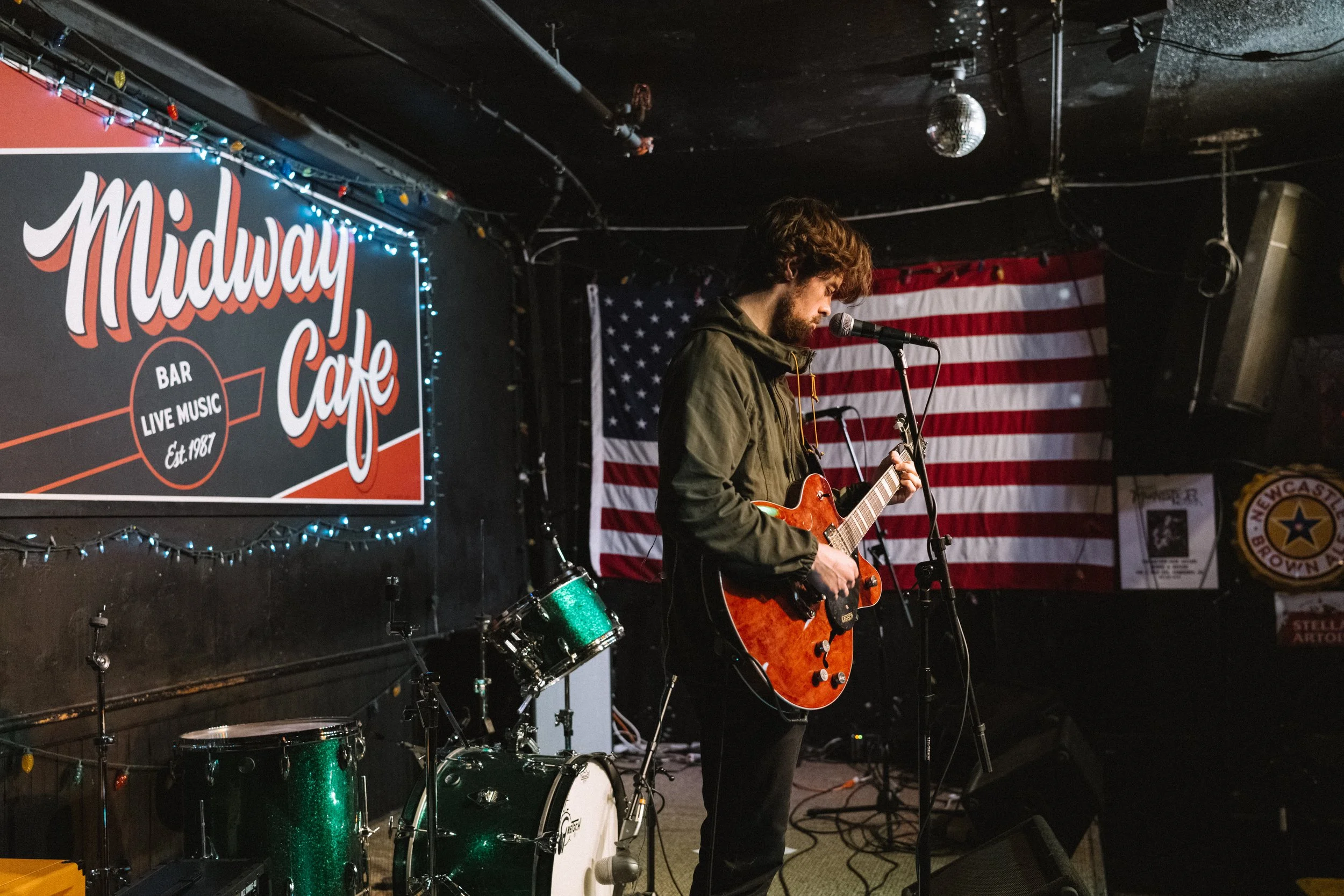 was and when midway-1040159.jpg