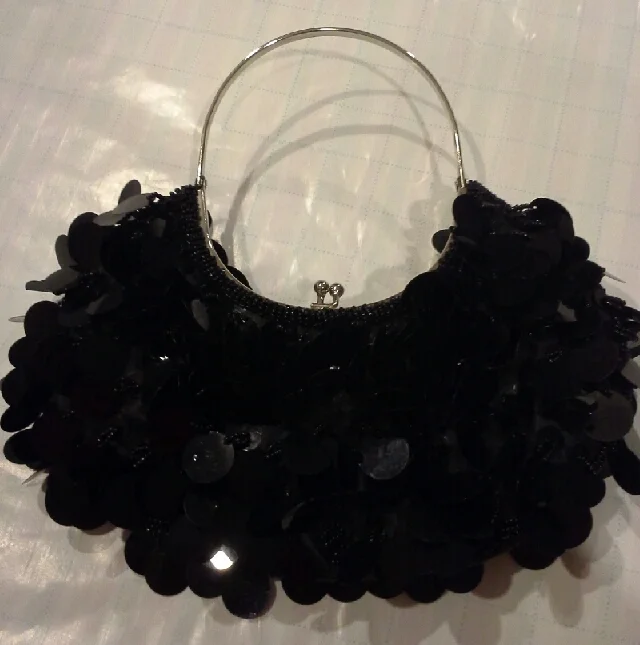 Chic in Black purse.jpeg