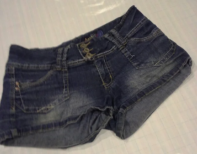 Summer Dreaming shorts 3 pcoket.jpeg