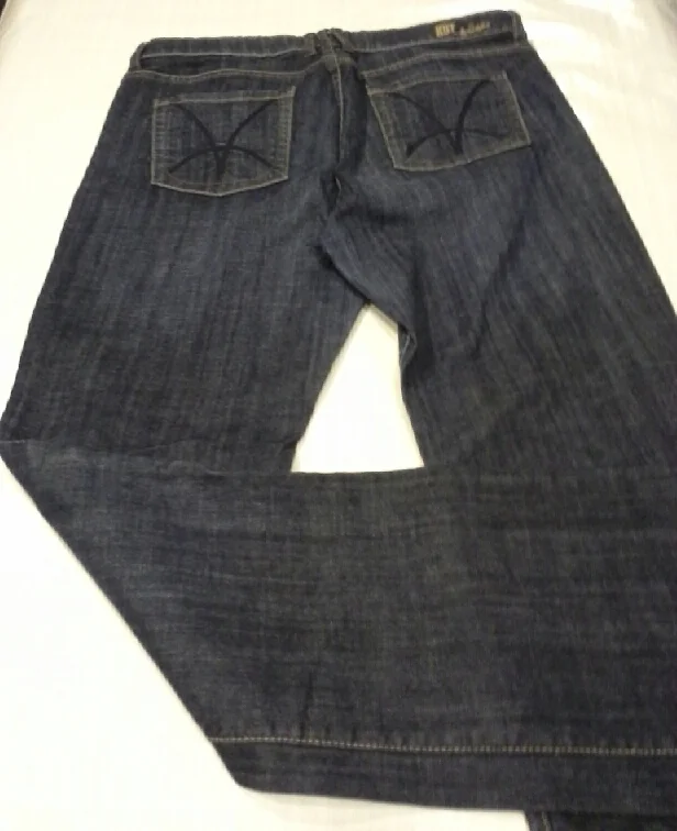 Casual Cool jeans detail.jpeg