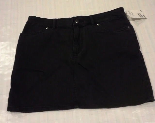 Lovely Day black skirt.jpeg