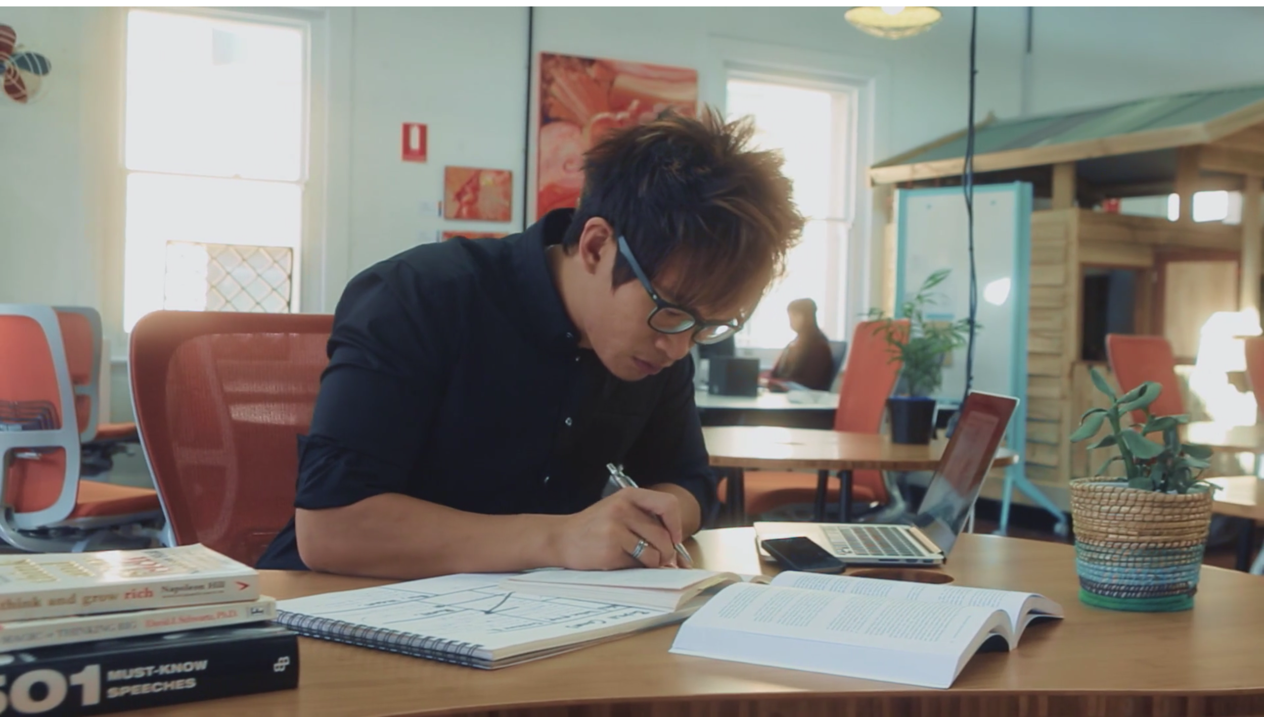 PRODUCER: Vinh Giang - Speaker | Entrepreneur | Magician