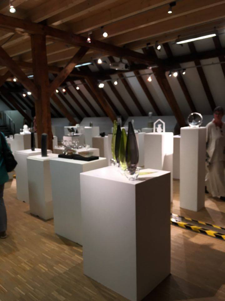 Thank you to Nancy Sutcliffe, a very talented glassmaker for these photos of the show.