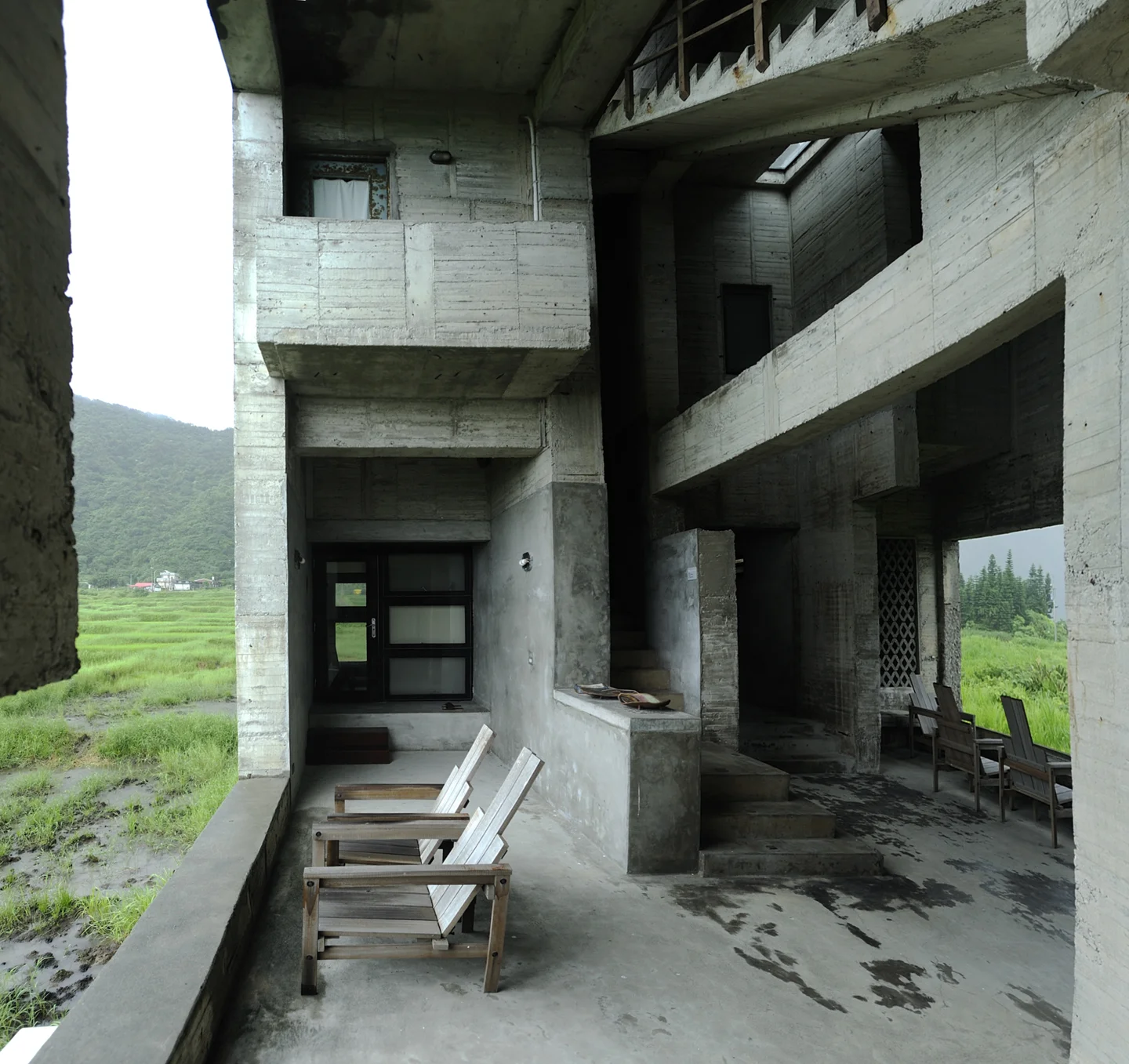 陳冠華建築書用照-202.jpg