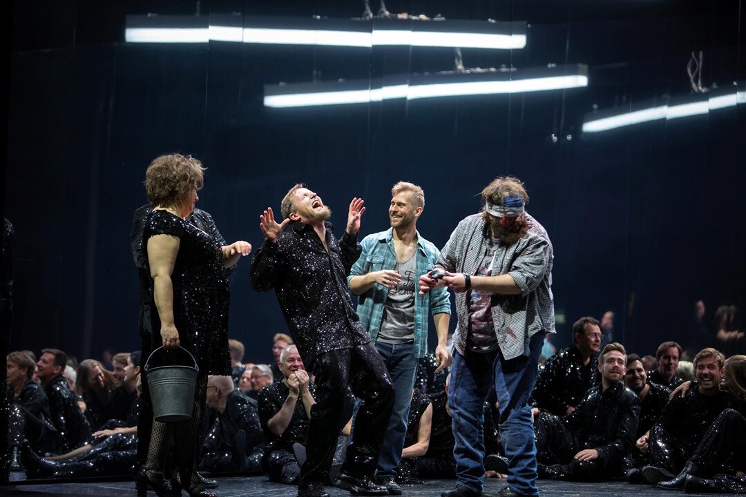  Toby Higgins in  Aufstieg und Fall der Stadt Mahagonny  for Komische Oper Berlin 