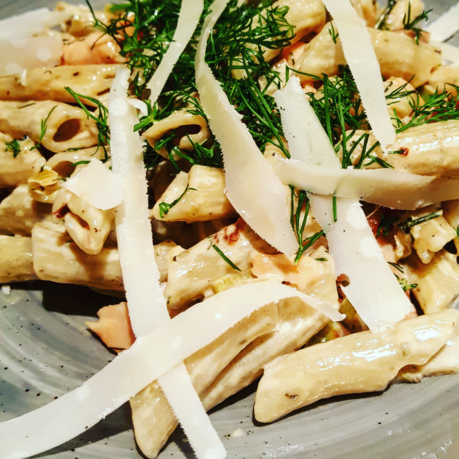 smRt creamy smoked salmon pasta.png