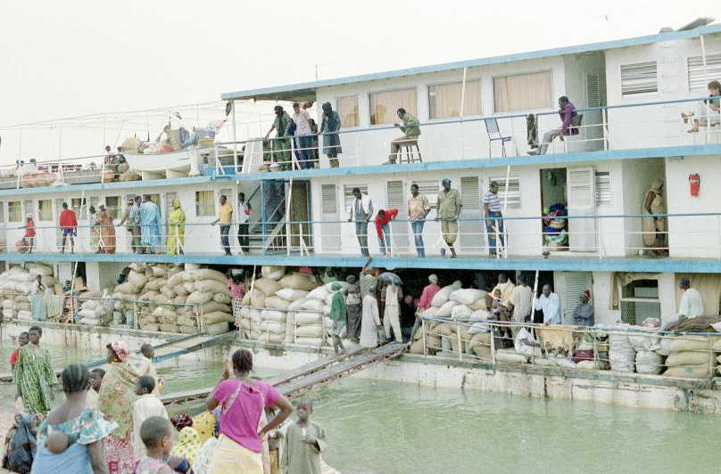 The Niger river steamboat 'Tomboctou'
