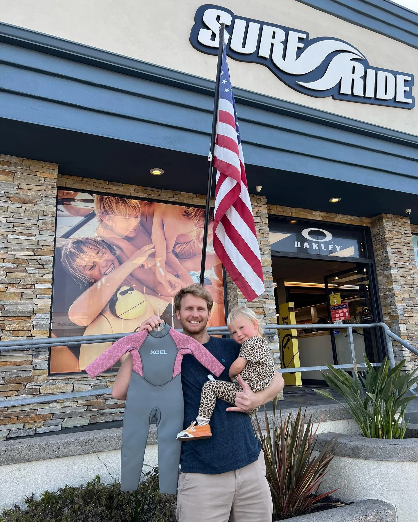 Getting Skyler reading to shred some waves this summer! What a fun week my beautiful girl is having. She really lives her best life every day with all her friends 😂 #futureshredder #surfsup