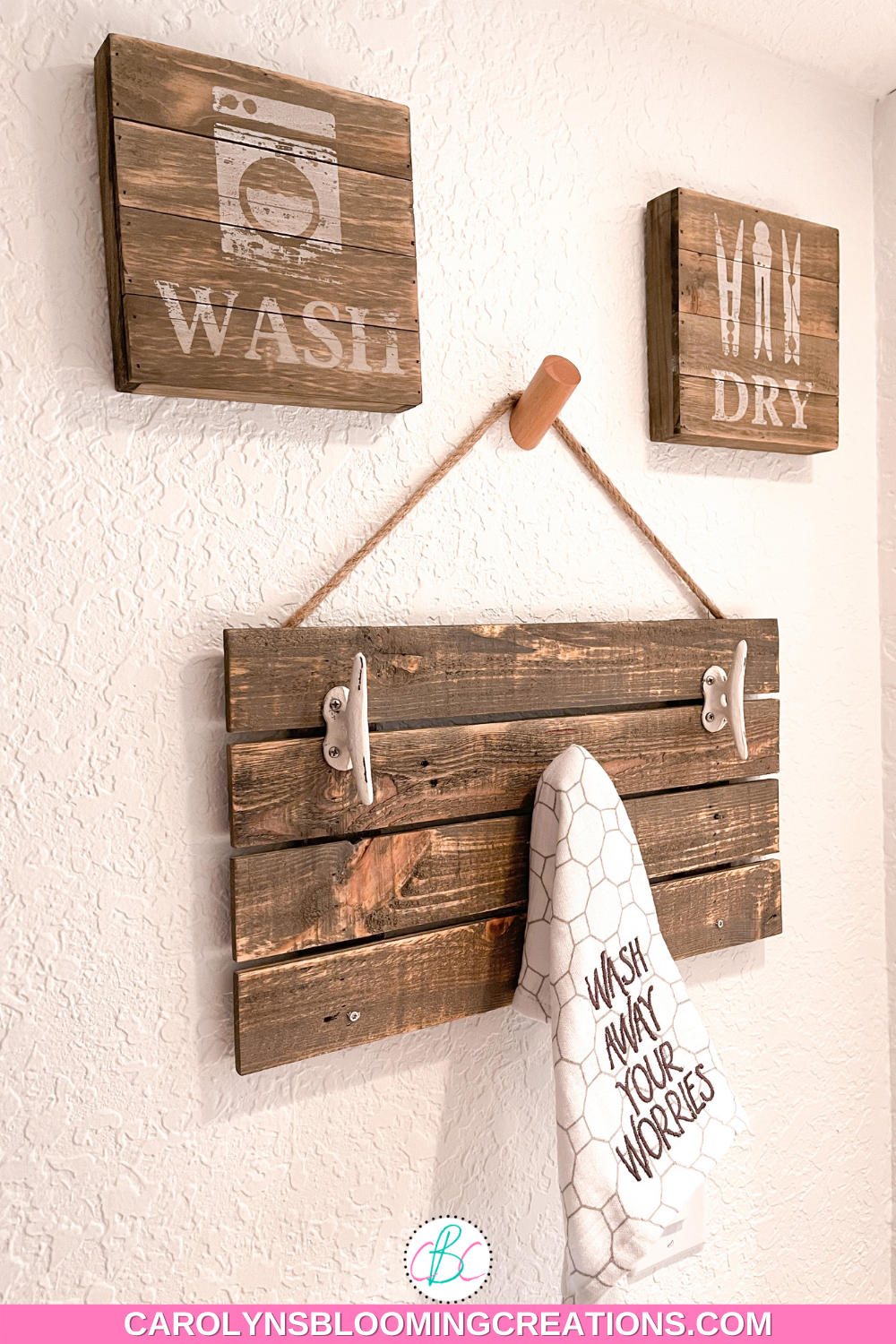DIY  Farmhouse Pallet Wood Hook Rack for Towels, Clothes, & Bags