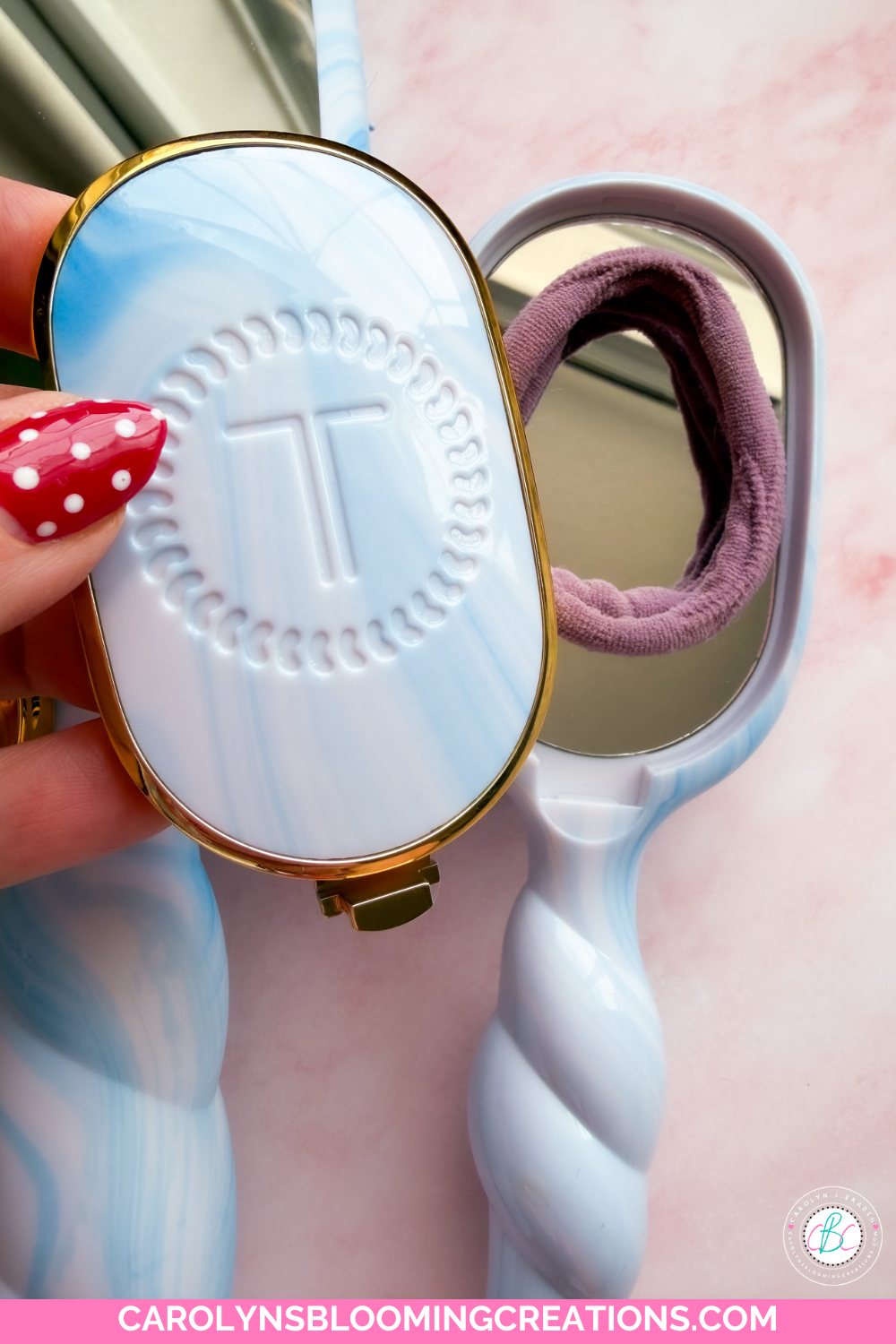 The Travel Hair Accessories I Always Keep in My Purse