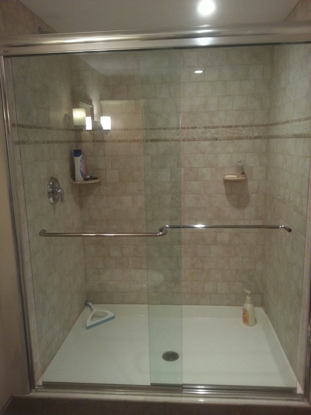 Blakey shower/tub: