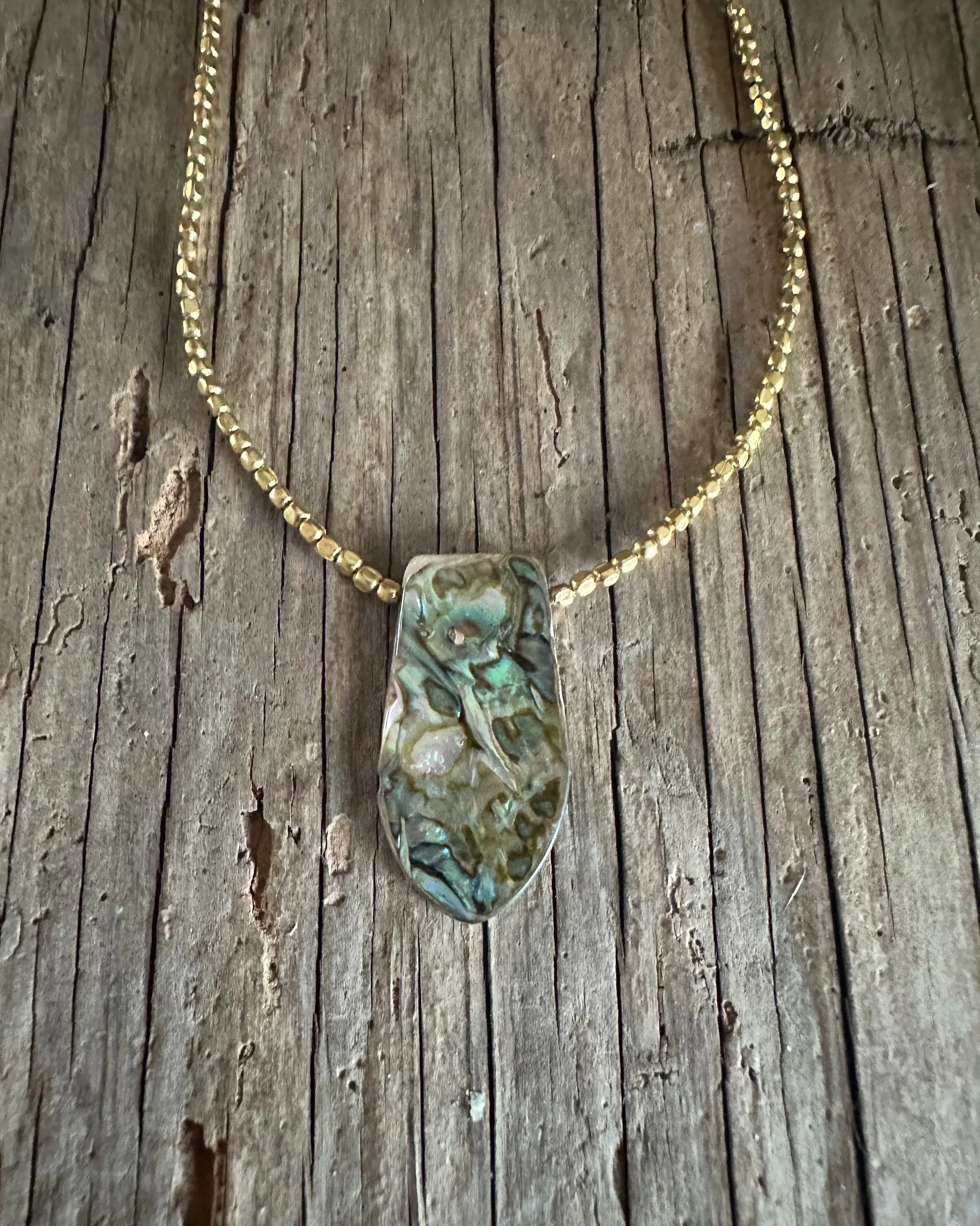 ABALONE Drop Short Necklace