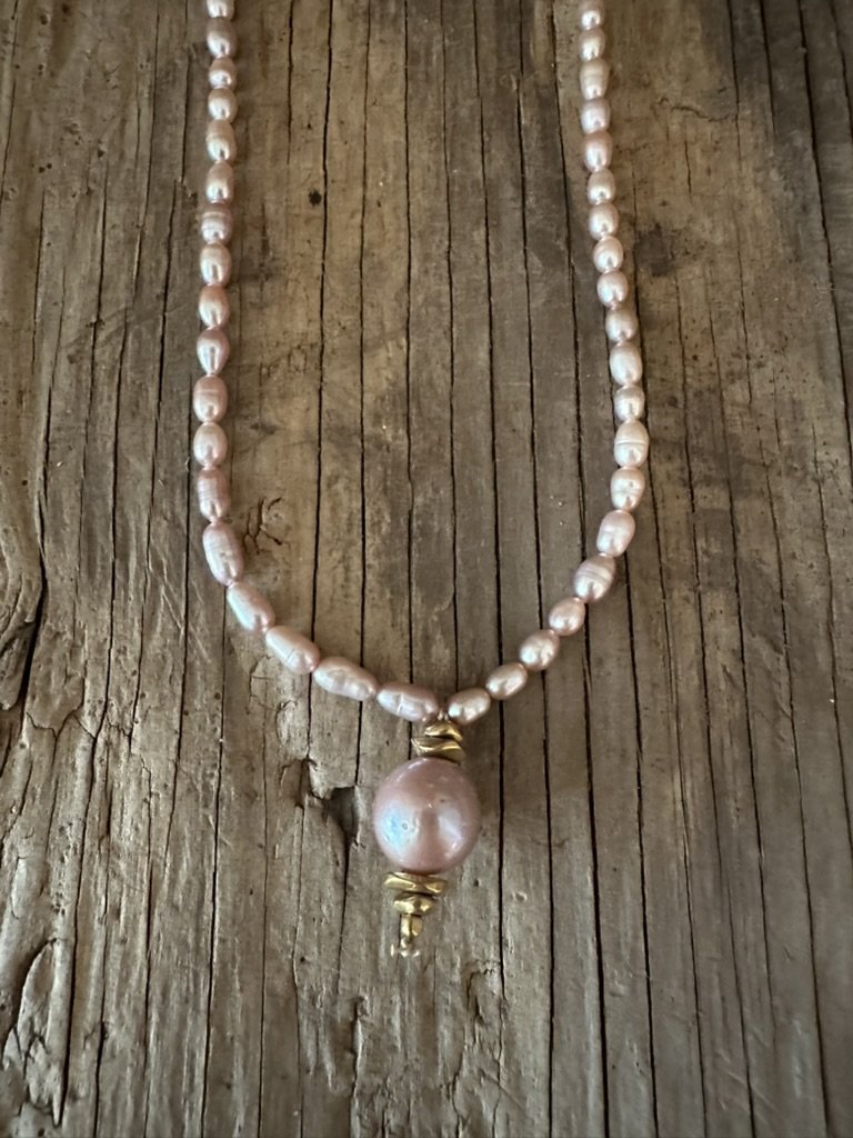 MAUVE Long Pearl Necklace