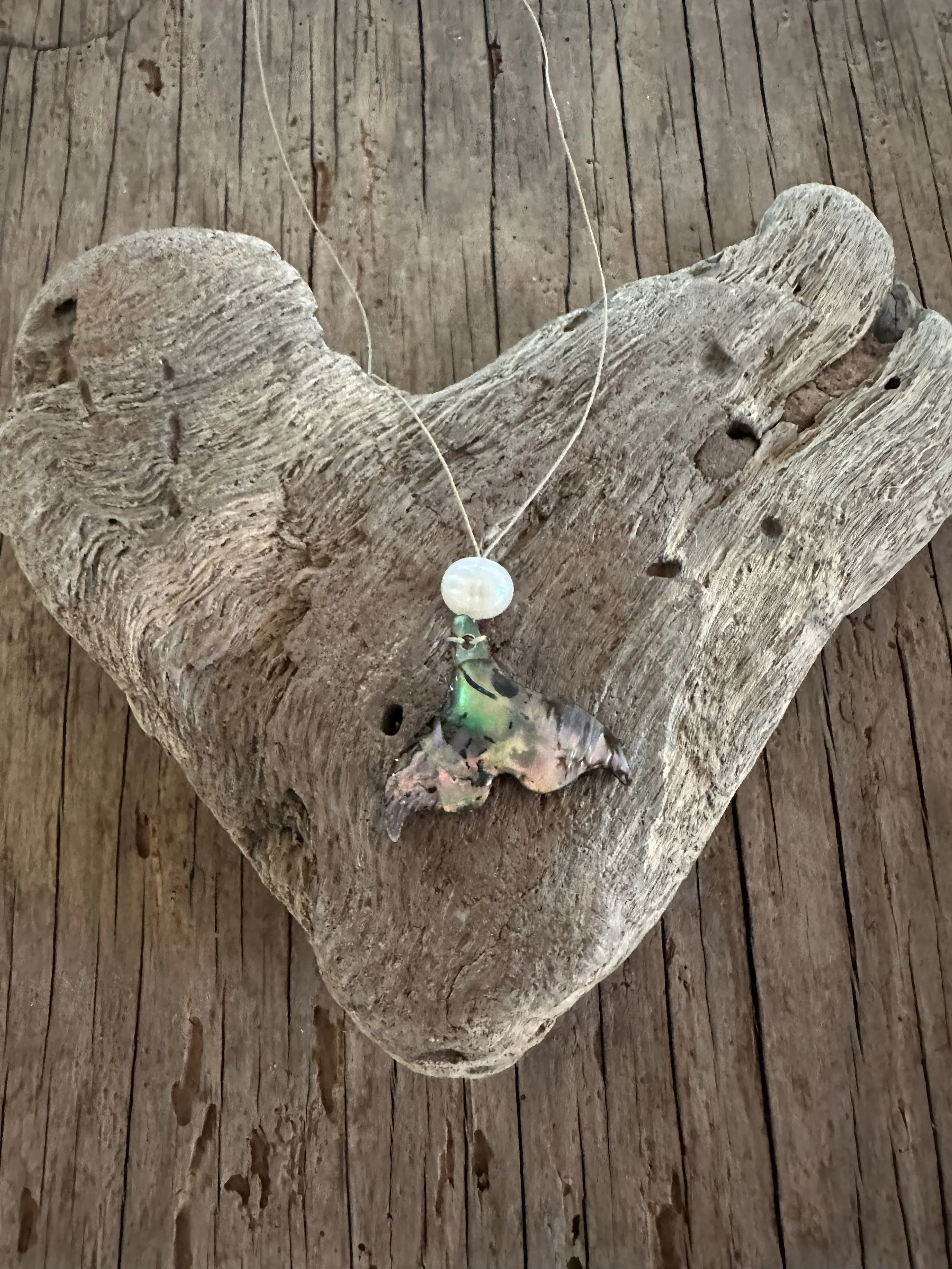 WHALE'S Tail White Pearl Necklace