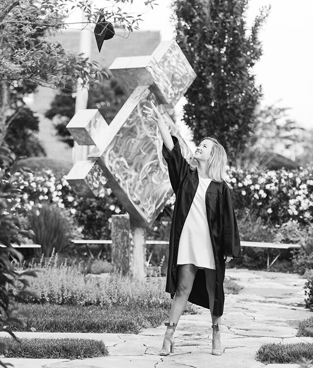 Congrats on graduating from Wofford, Emma Caroline!! Seems like yesterday we were shooting senior photos. Cheers to a bright future and the next adventure!  You rock...and so do those pink heels 👠😘
#
#
#
#2020#collegegraduate #woffordcollege #brigh