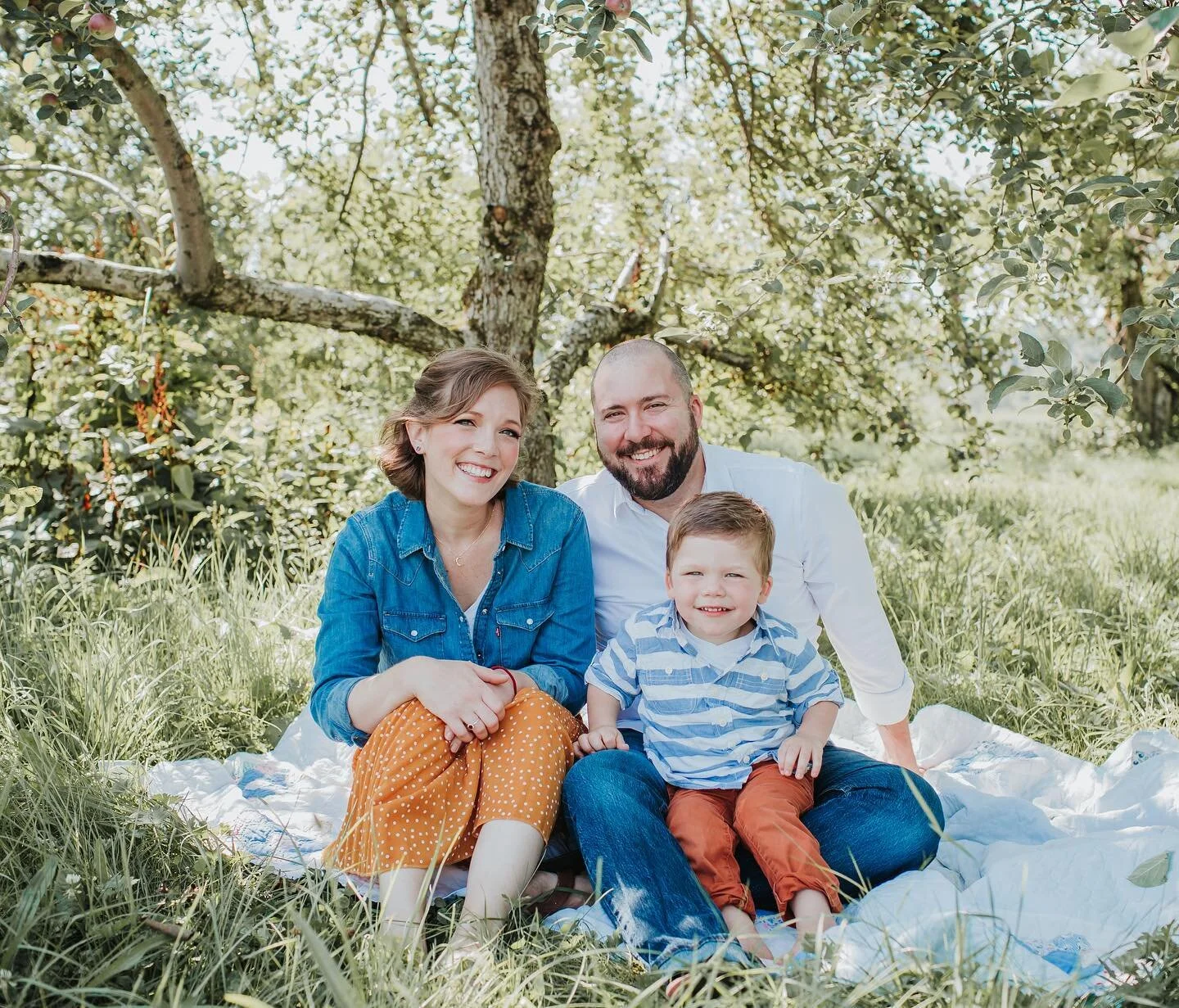 Hey friends!

I've been getting a lot of requests for Fall Mini Sessions and though I was planning on hosting some this year I am unfortunately going to have to pass on Minis until Spring. 

Most of you know I'm due with baby #2 this Fall and it's in