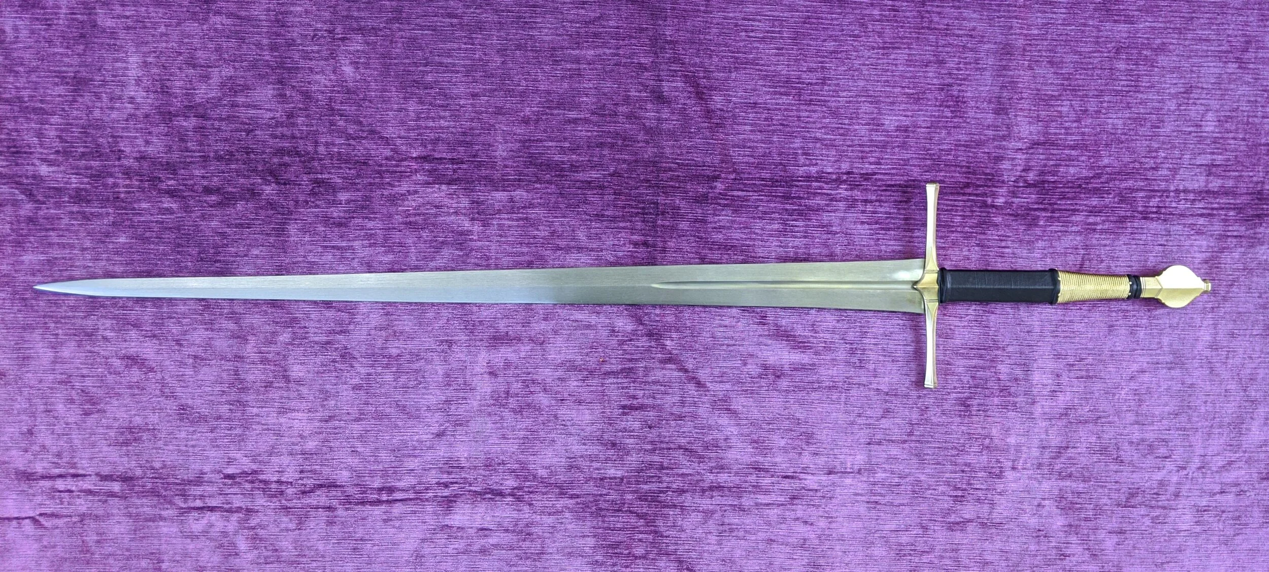 Longsword - Black & Brass Fishtail (SHARP/BLUNT) — Jesse Belsky Stageswords