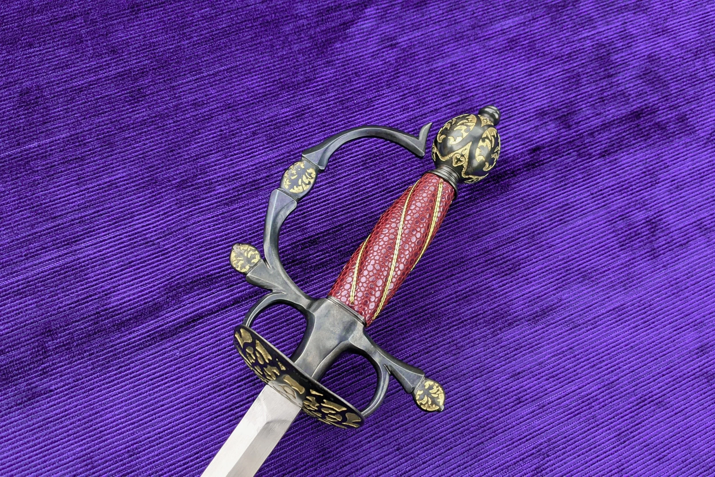 Transitional Hilt Smallsword 7 -- Black & Gold Oak Leaves [SHARP]