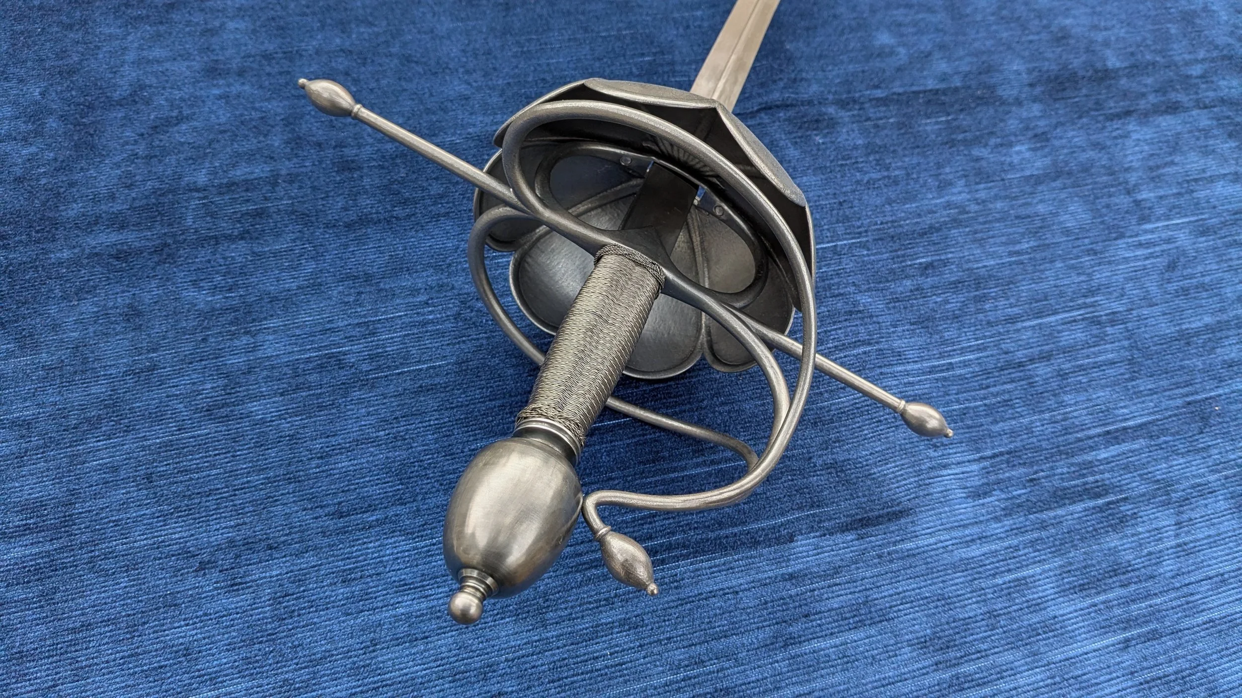 Lobed Cup Hilt Rapier 2 -- [SHARP]