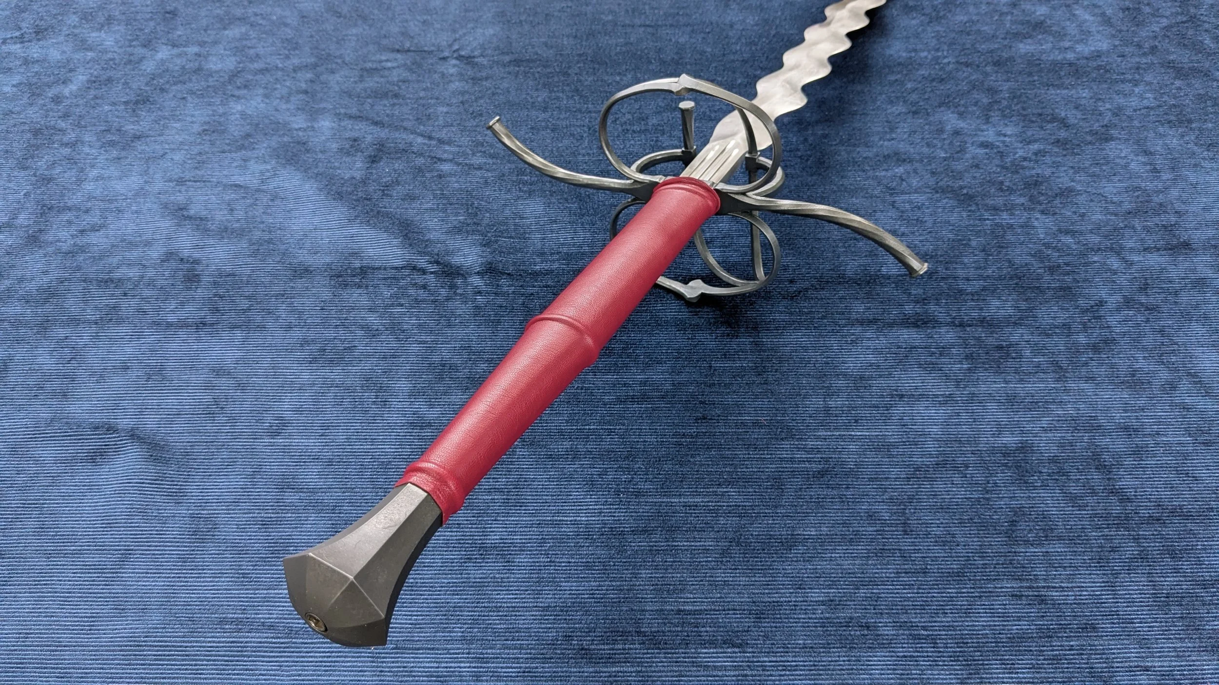 Flamberge Greatsword -- [SHARP] — Jesse Belsky Stageswords