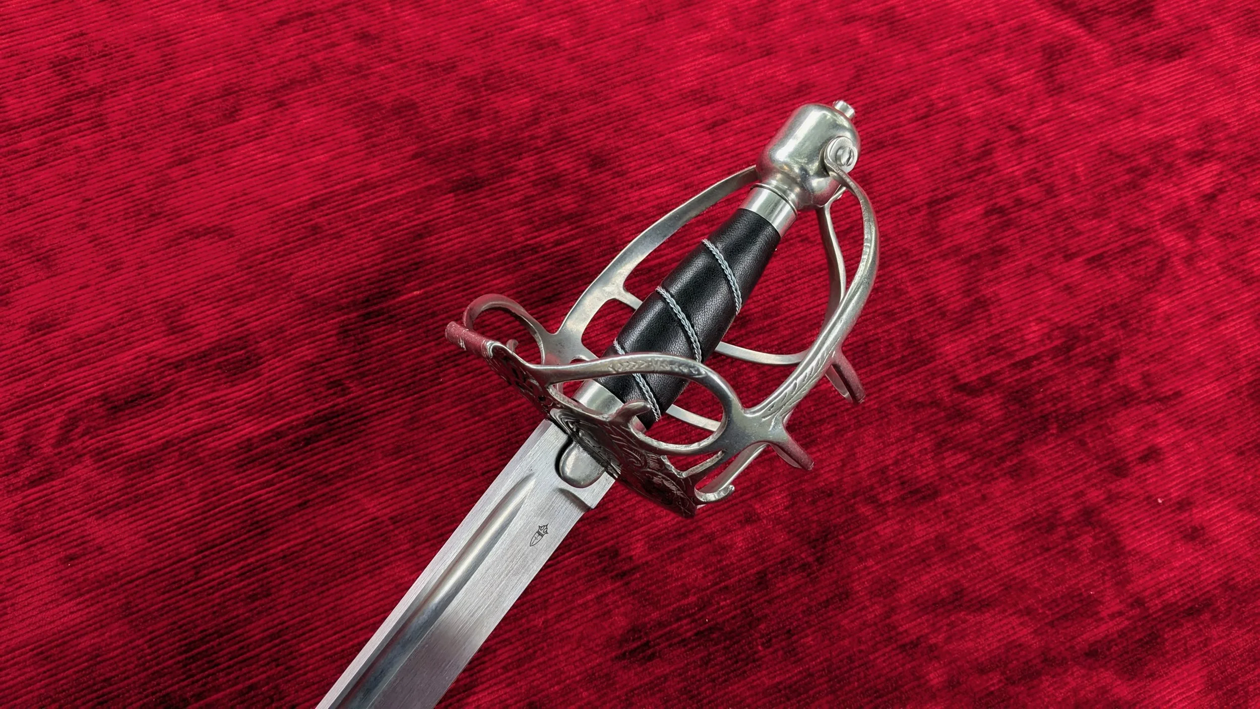 Captain Flint Mortuary Hilt Cutlass 8 -- [SHARP] — Jesse Belsky Stageswords