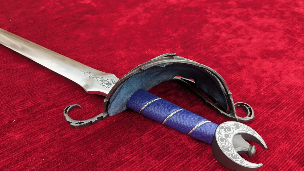 Fox & Raven Wedding Swords -- [SHARP] — Jesse Belsky Stageswords