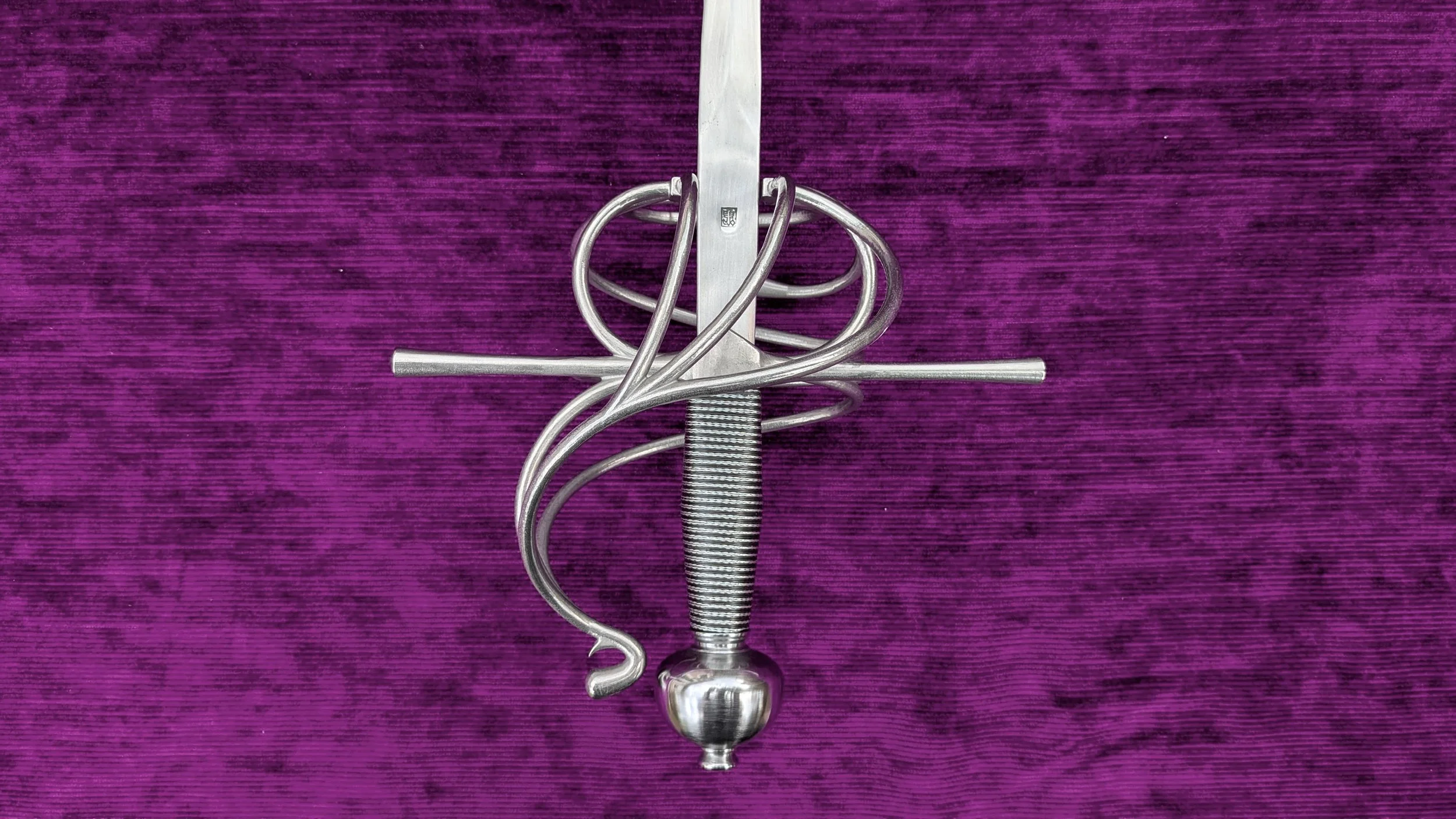 Loop Hilt Rapier 4 -- [SHARP] — Jesse Belsky Stageswords