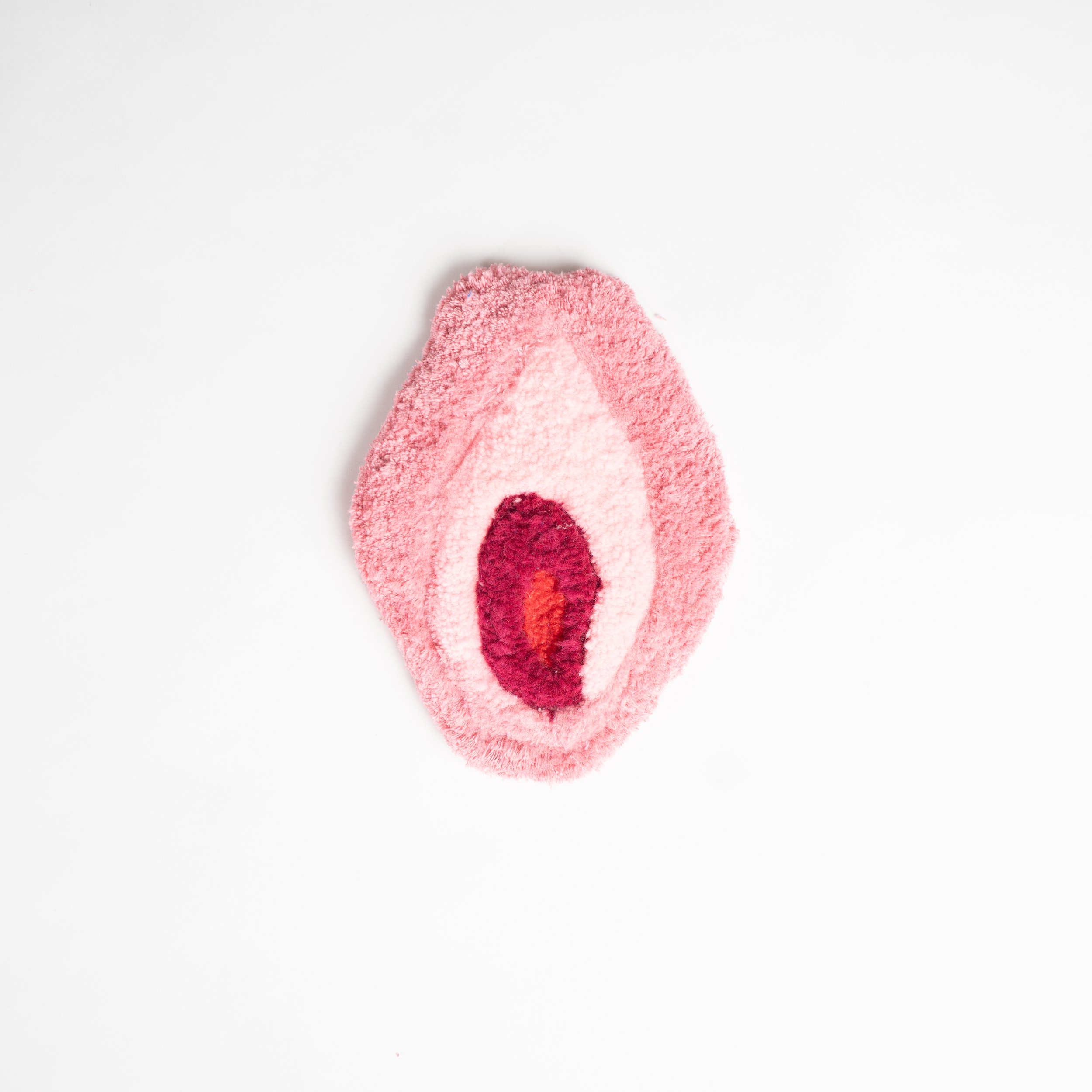 2025.12.04 art_fibervulvas_peitite sculpture_013_1x1.jpg