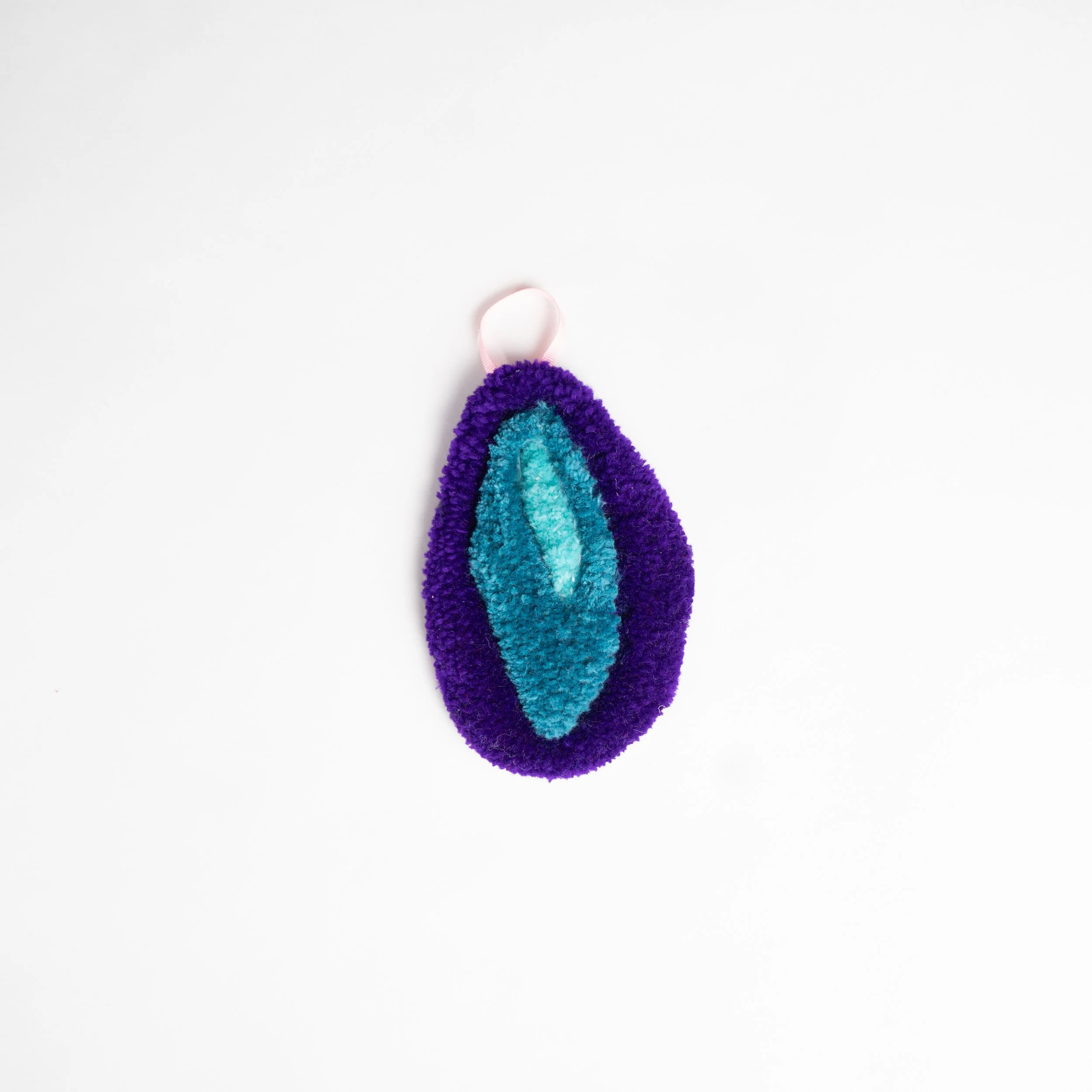 2025.12.04 art_fibervulvas_ornaments_xlarge_004_1x1.jpg