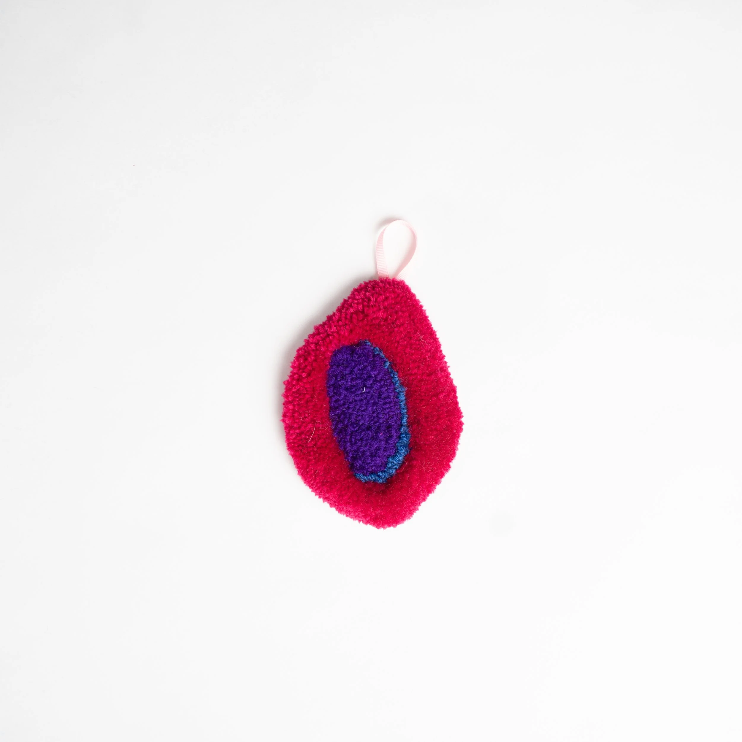 2025.12.04 art_fibervulvas_ornaments_large_010_1x1.jpg