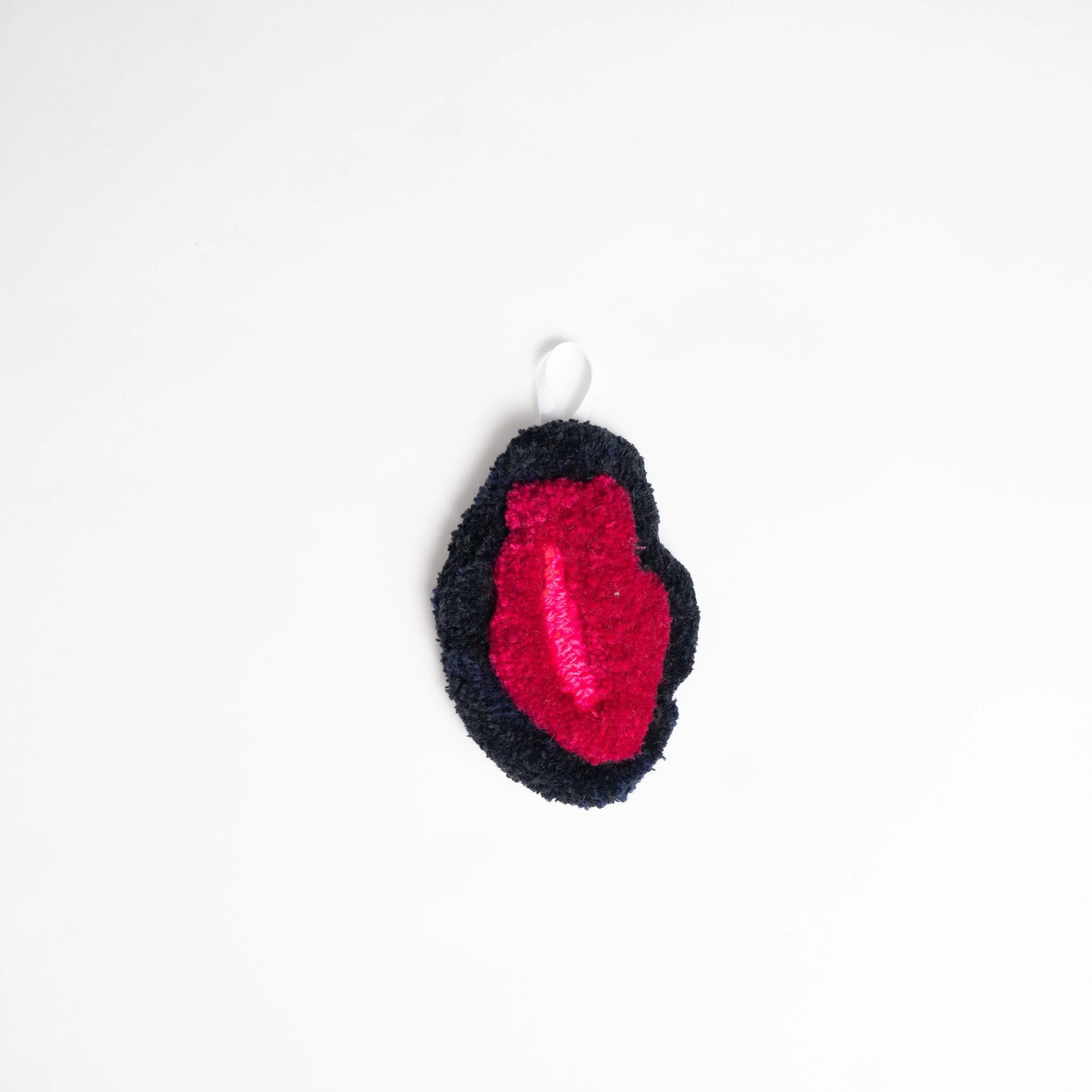 2025.12.04 art_fibervulvas_ornaments_large_011_1x1.jpg
